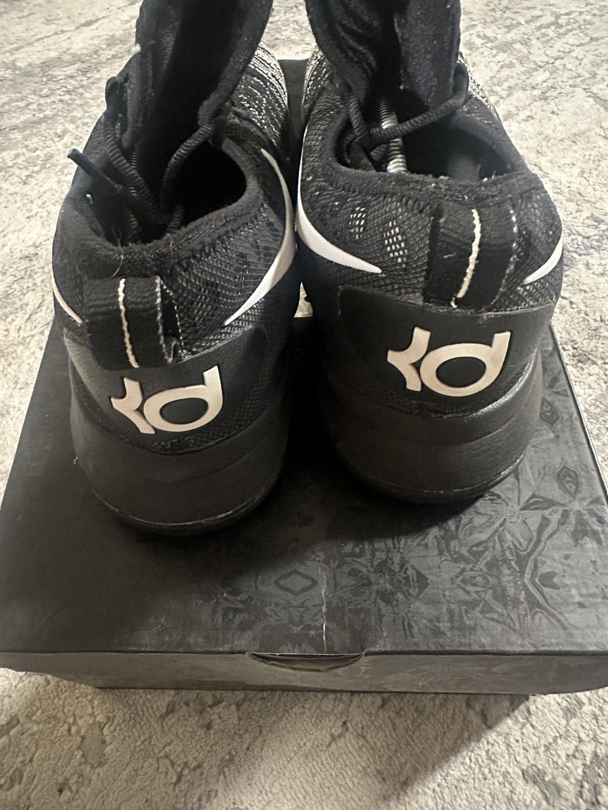 Nike KD 9 Size US 11.5 / EU 44-45 - 4 Thumbnail