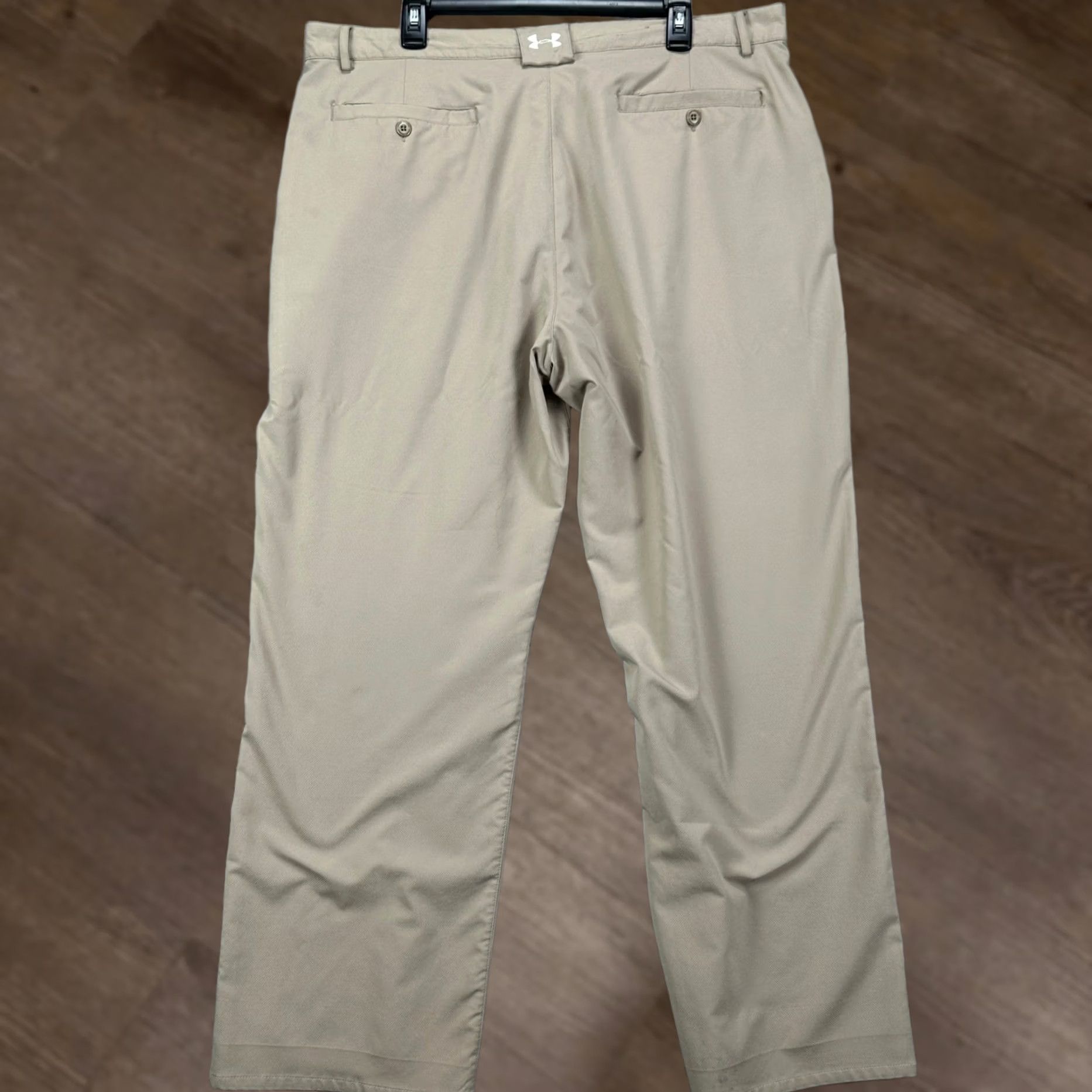 Under Armour Under Armour Pants Men 38X30 Beige Flat Front Logo Pockets Casual Golfing Regular Fit Cotton Blend Microfiber Chinos Size US 38 / EU 54 - 1 Thumbnail
