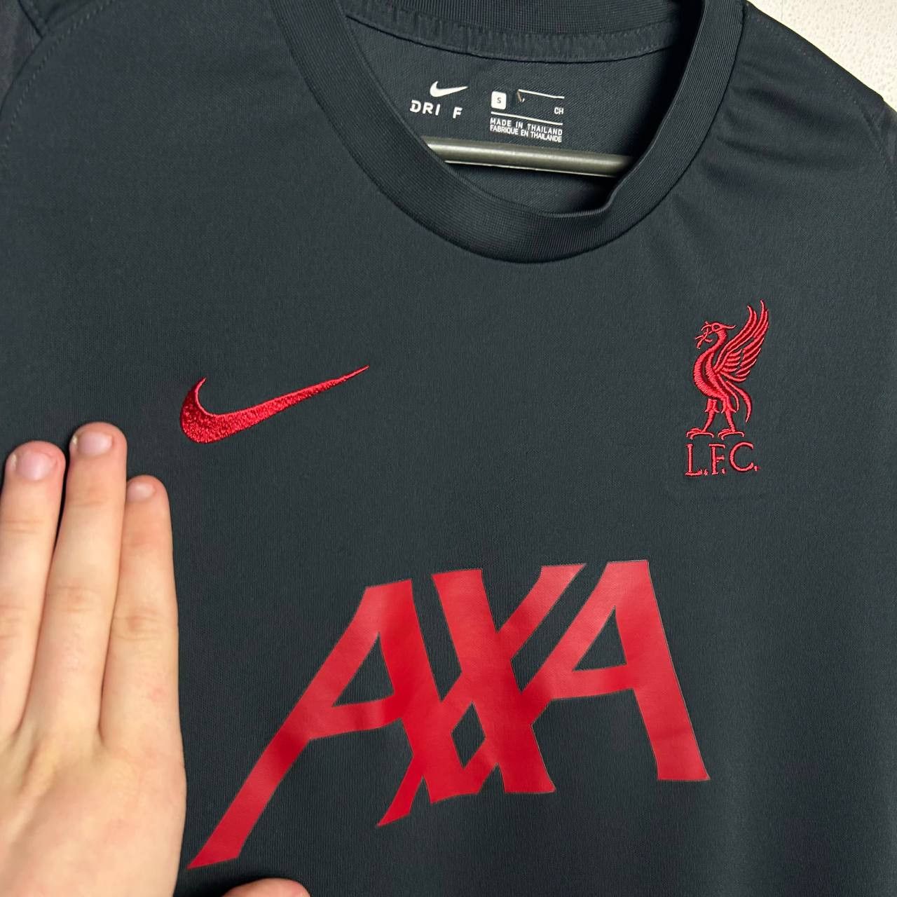 Nike Mens Nike FC Liverpool Home training soccer jersey Size US S / EU 44-46 / 1 - 3 Thumbnail