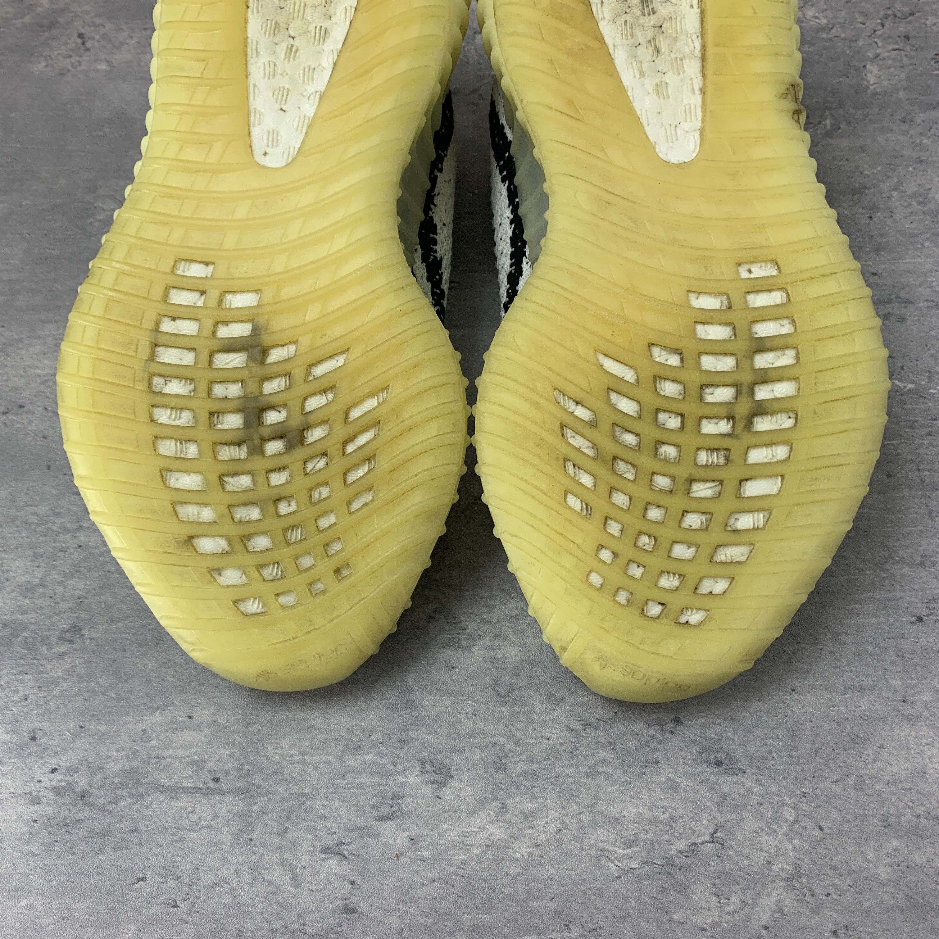 Adidas × Yeezy Adidas Yeezy Boost 350 V2 Zebra CP9654 Size US 5.5 / IT 35.5 - 8 Thumbnail