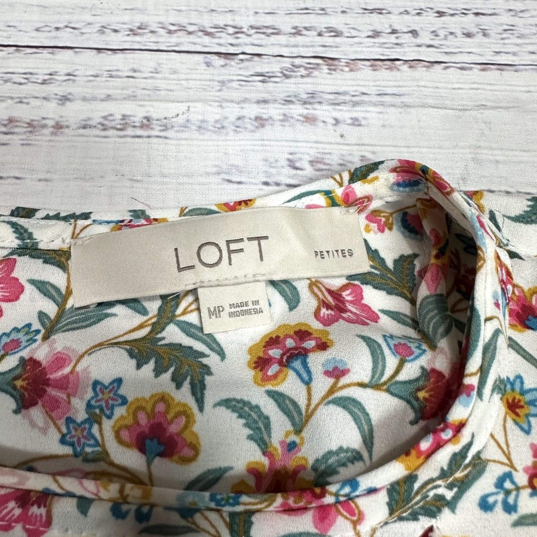 Loft LOFT Blouse Shirt Long Sleeve Floral Ruffle Petite M Pink White Women Size M / US 6-8 / IT 42-44 - 4 Thumbnail