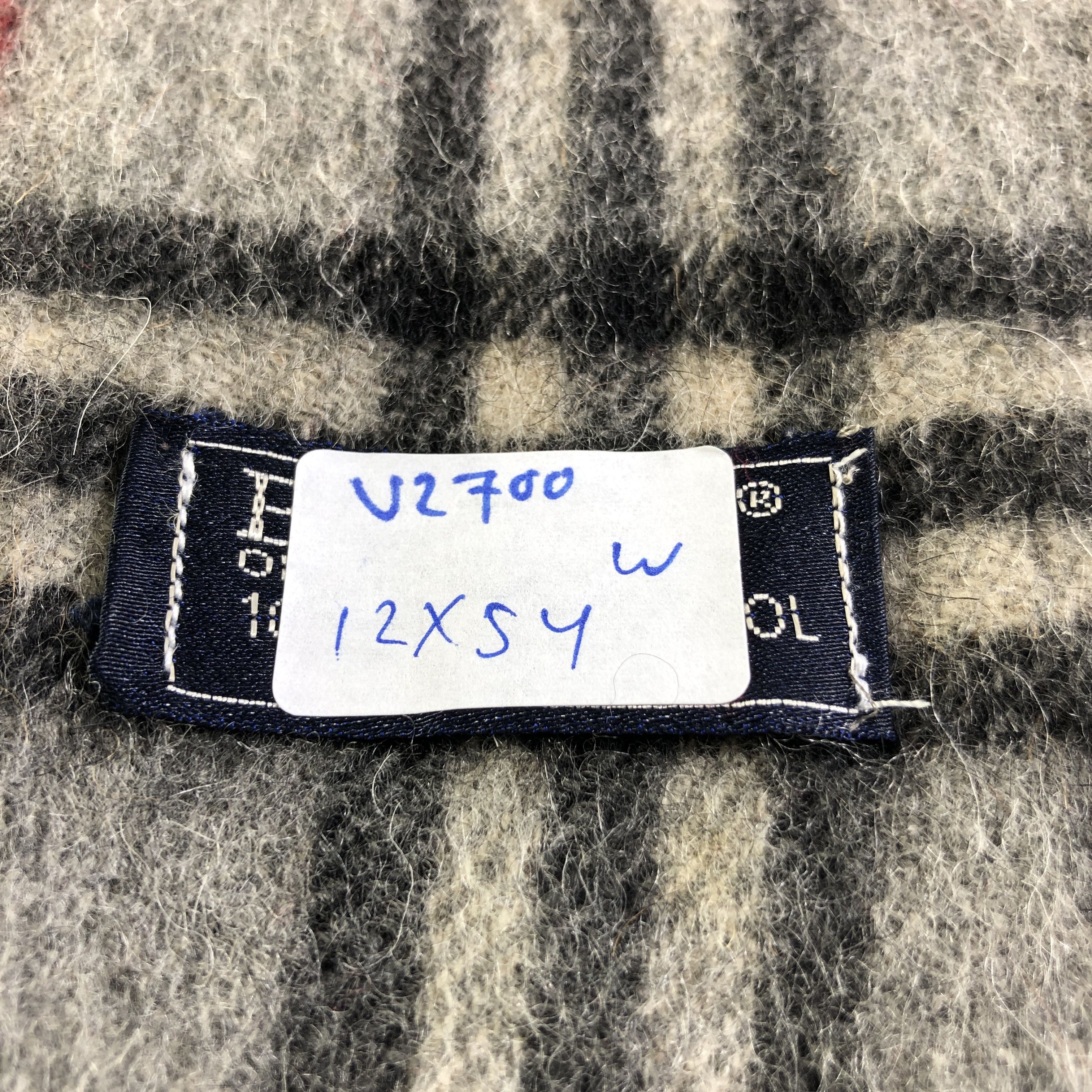 Burberry Burberrys Nova Check Grey Wool Scarf Muffler V2700 Size ONE SIZE - 9 Thumbnail
