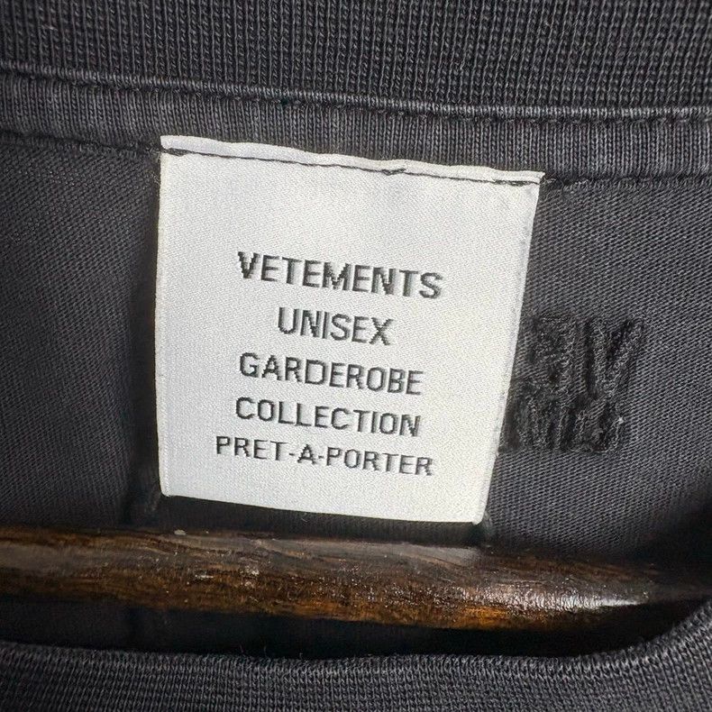 Vetements Vetements 24SS red slogan letter print short-sleeve Size US M / EU 48-50 / 2 - 3 Thumbnail