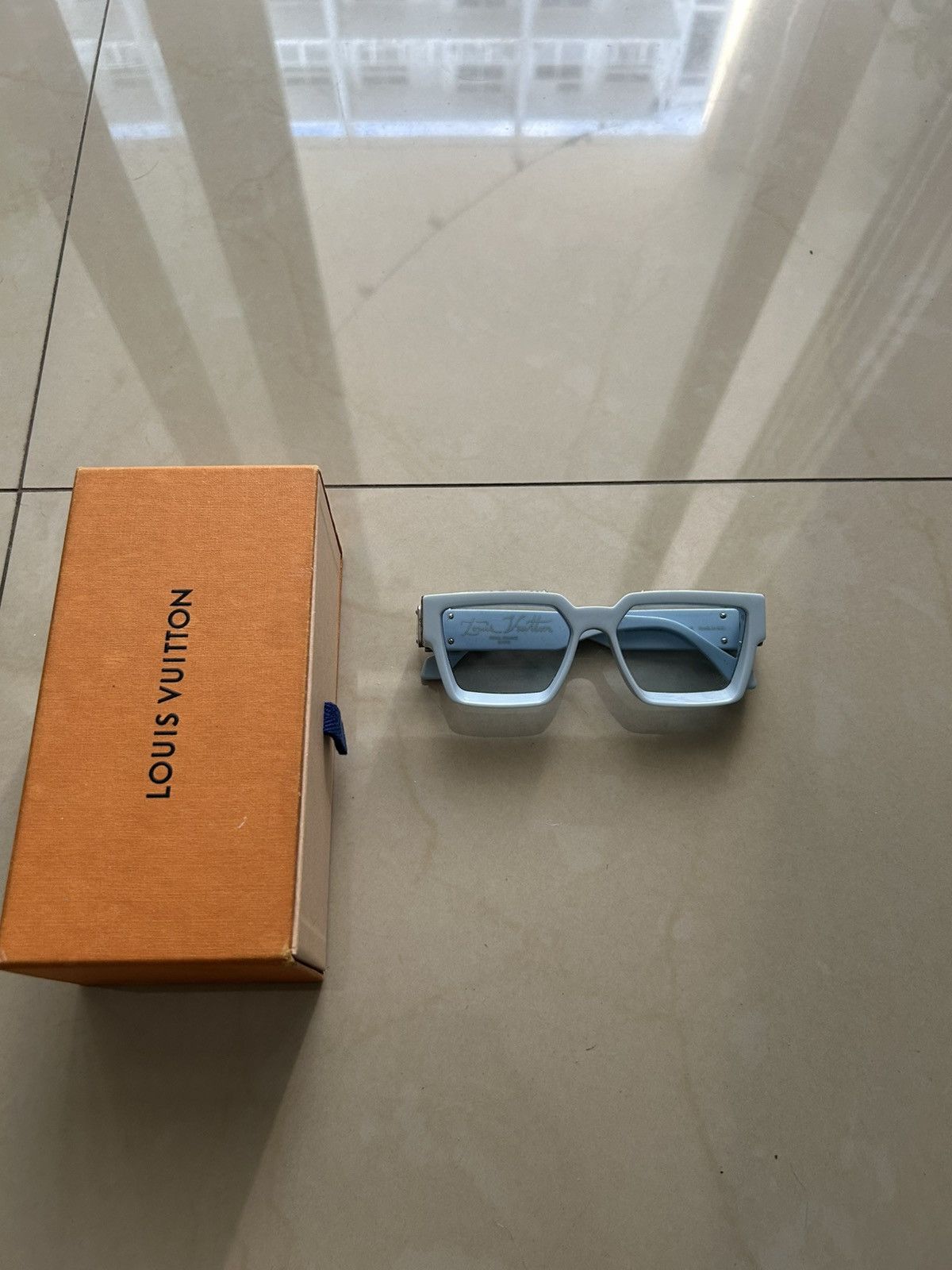 Louis Vuitton Louis Vuitton Baby Blue Millionaires Size ONE SIZE - 1 Thumbnail