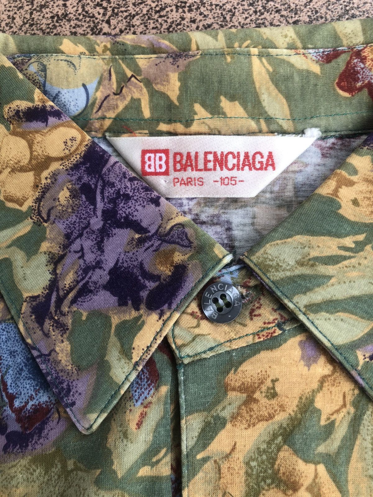 Balenciaga Balenciaga Floral Pattern Shirt Beautiful Detail Size US L / EU 52-54 / 3 - 7 Thumbnail