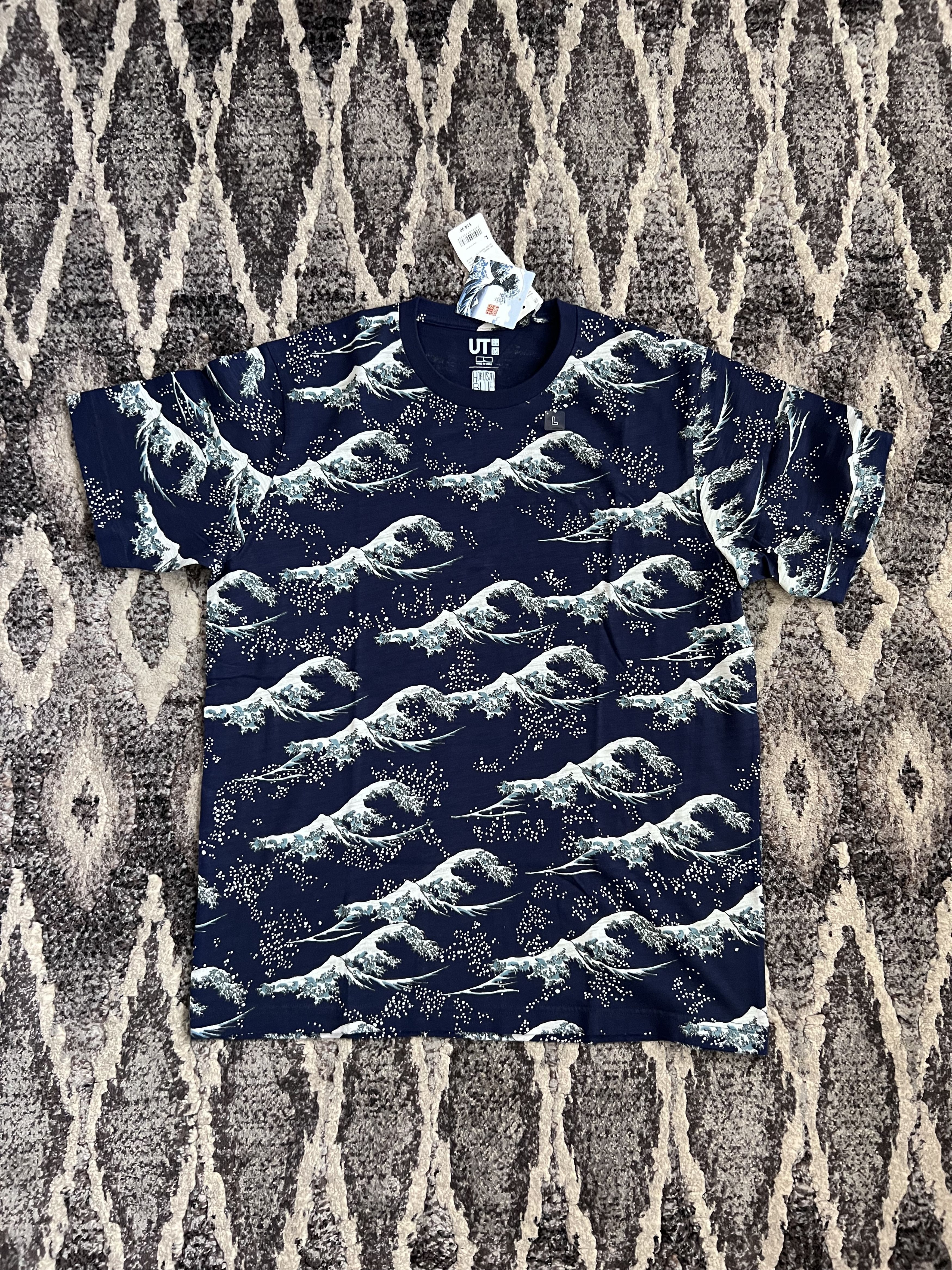 Uniqlo Uniqlo Hokusai Blue Waves Tee Size US L / EU 52-54 / 3 - 1 Thumbnail