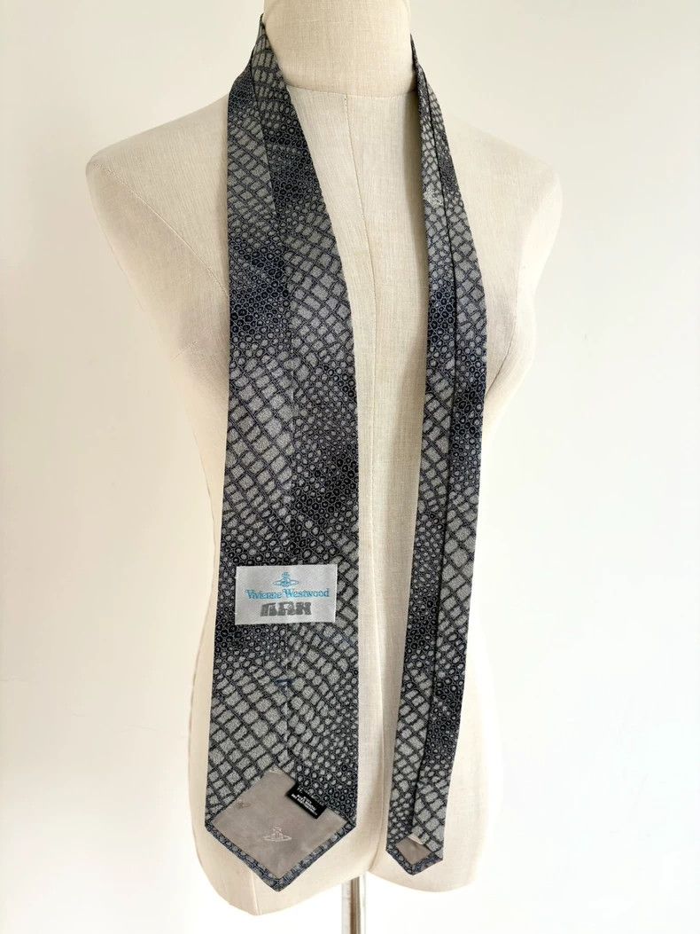 Vivienne Westwood Vivienne Westwood Grayish-blue gradient Saturnian collar Size ONE SIZE - 5 Thumbnail