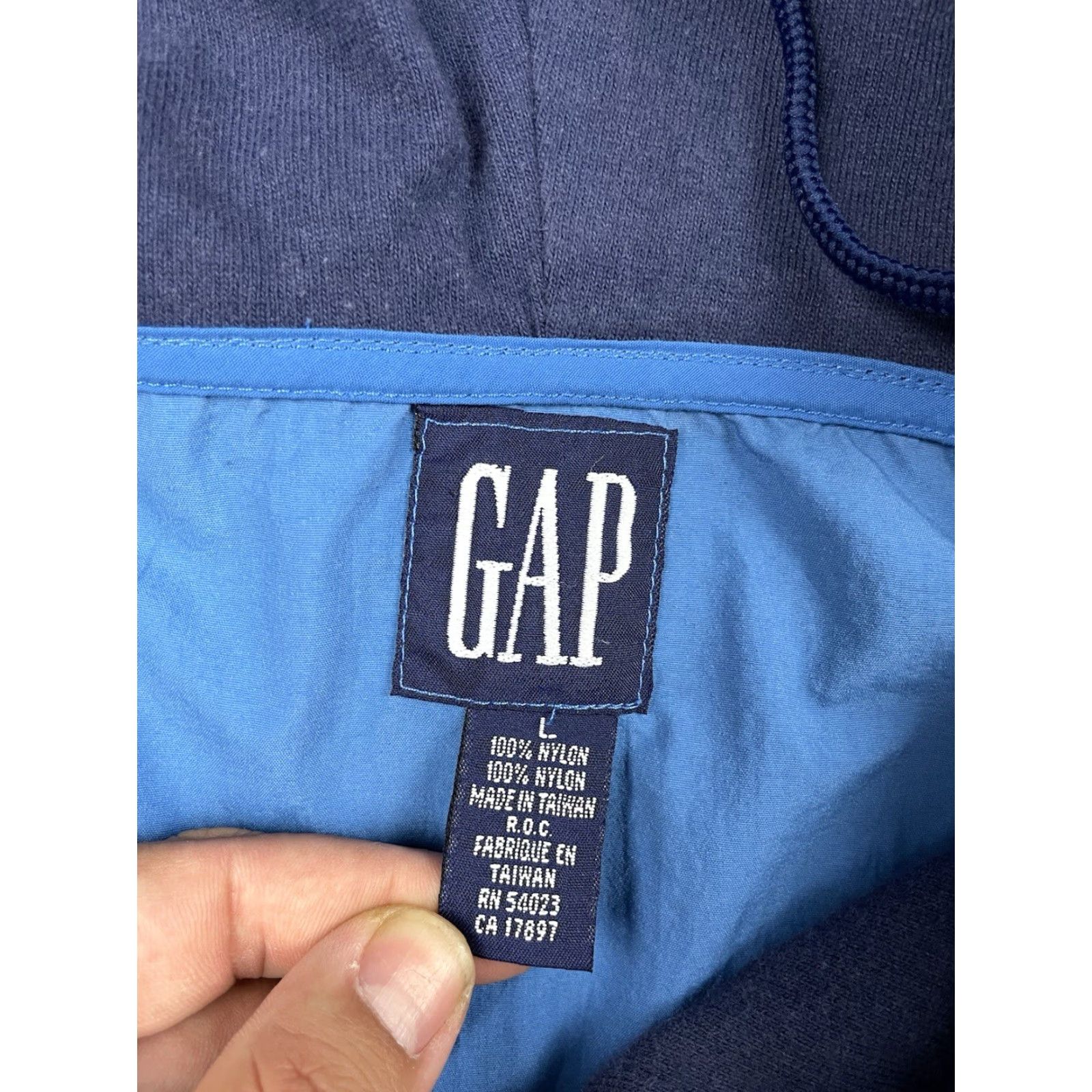 Gap VINTAGE Gap Windbreaker Jacket Mens Blue Hooded Pockets Y2K Large L Nylon Jacket Winter Outdoor Retro 90s Mens Size US L / EU 52-54 / 3 - 6 Thumbnail