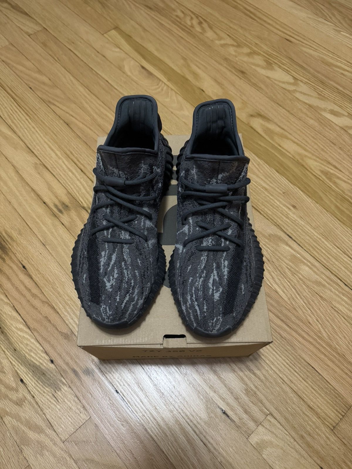 Yeezy Yeezy 350 v2 mx dark salt Size US 10.5 / EU 43-44 - 1 Thumbnail