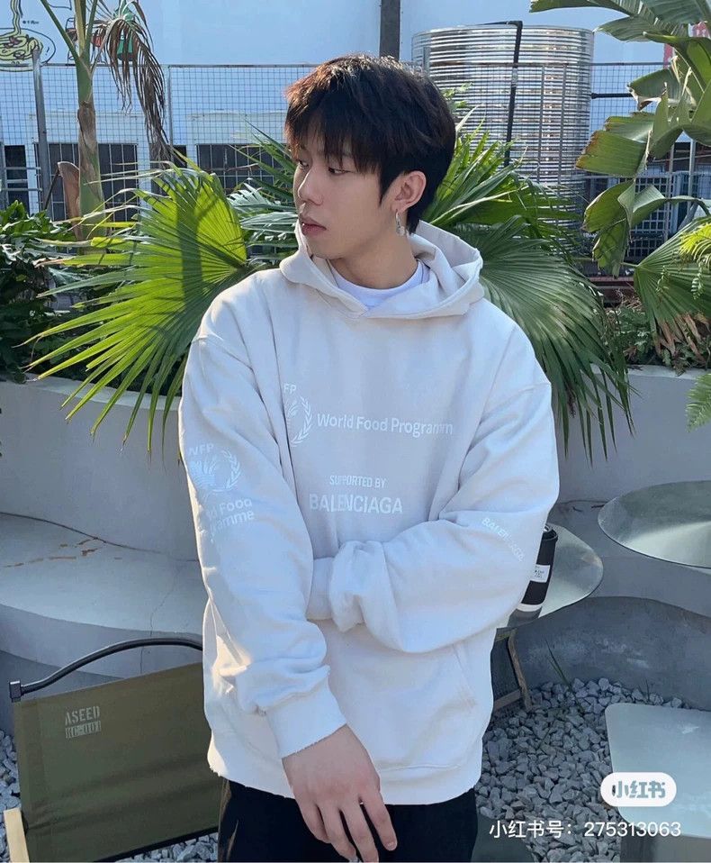 Balenciaga Balenciaga Beige and green grain hoodie sweatshirt Size US M / EU 48-50 / 2 - 4 Thumbnail