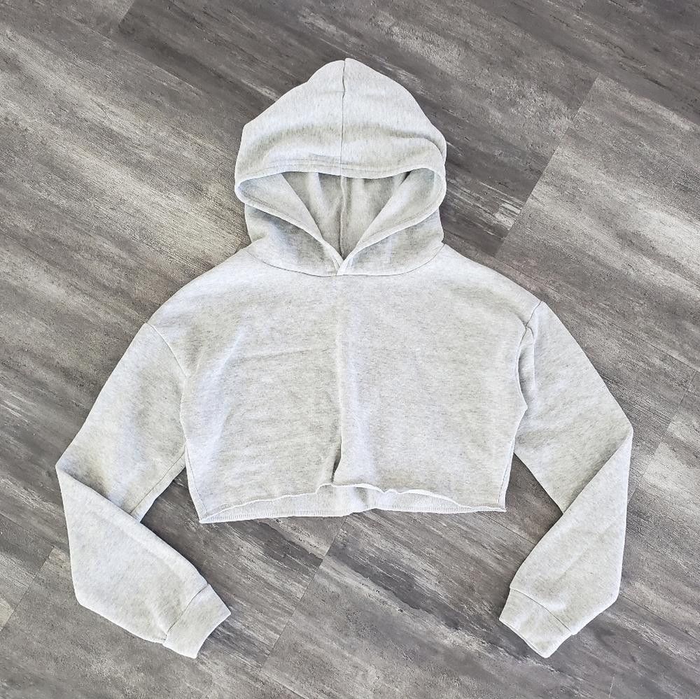 Shein Grey Basic Cropped Hoodie Long Sleeve Size 26" / US 2 / IT 38 - 1 Thumbnail