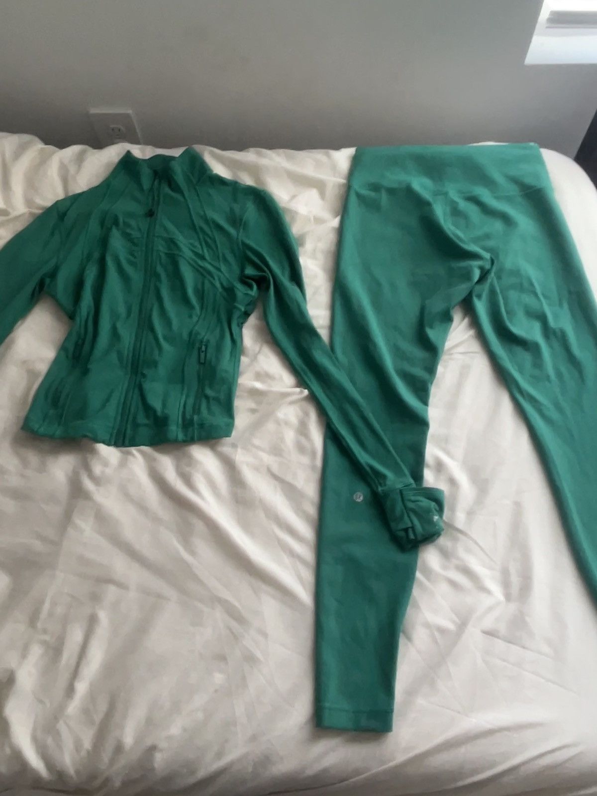 Lululemon lulu lemon full girl top and bottem set Size S / US 4 / IT 40 - 1 Thumbnail