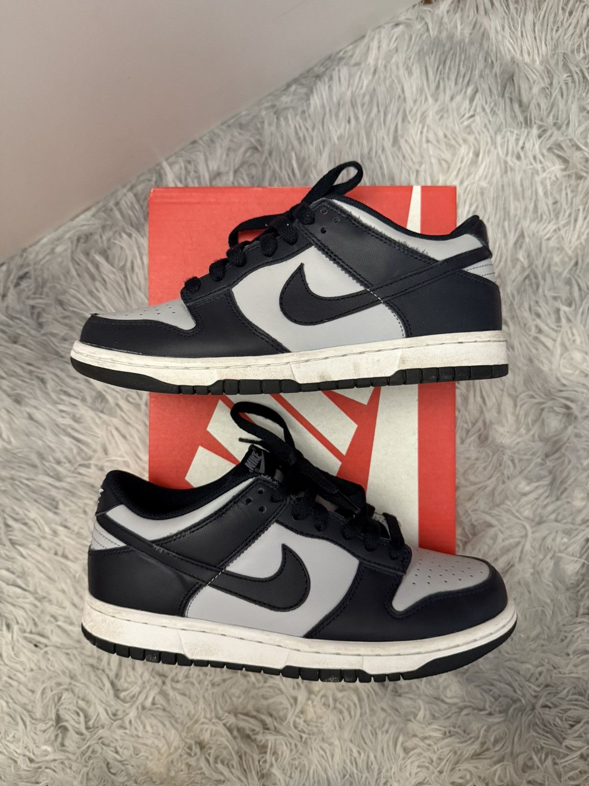 Nike Nike Dunk Low GS Georgetown Size US 6 / EU 39 - 2 Thumbnail