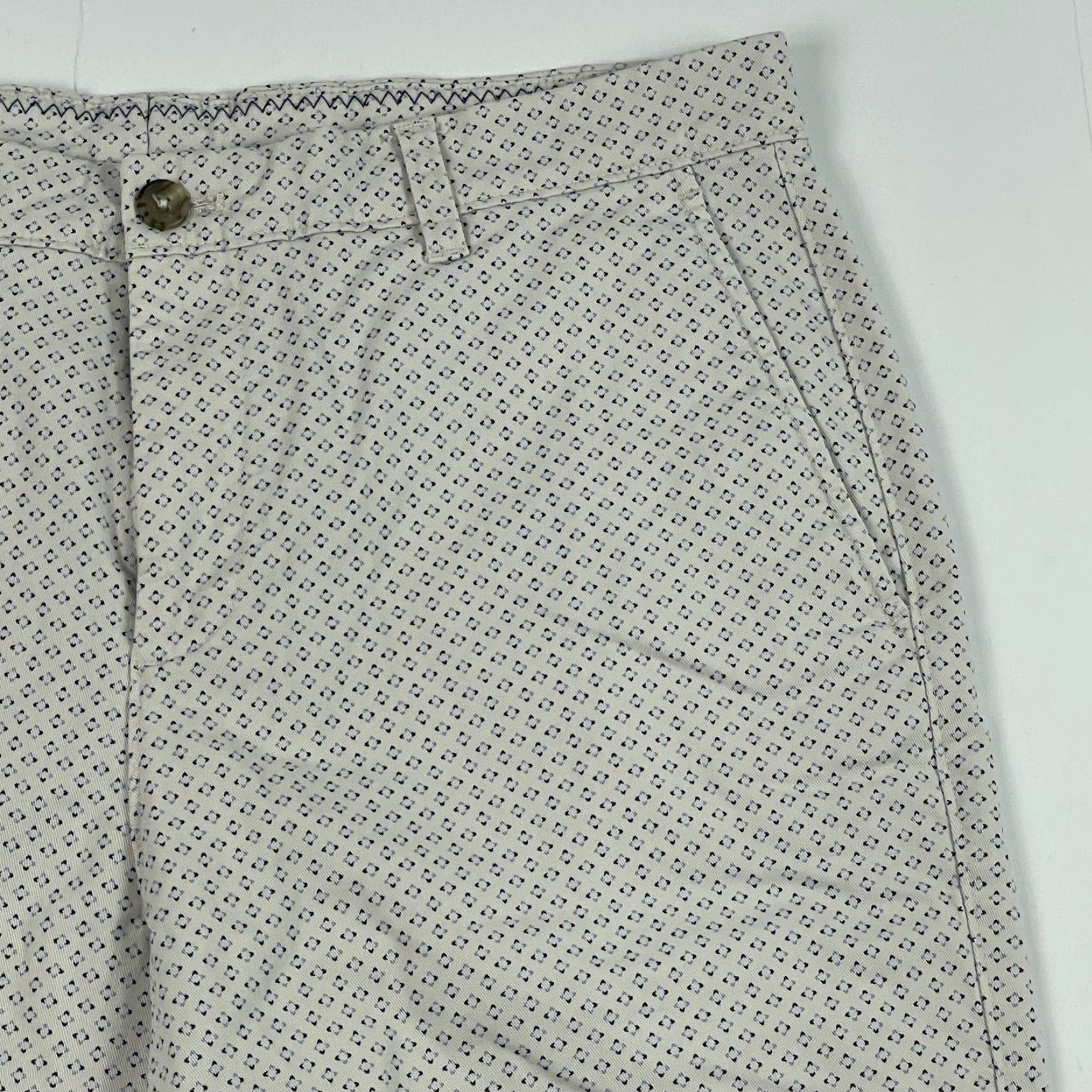 johnnie-O johnnie-O Shorts Mens 35 x 9 Beige Golf Chino Geometric 5-Pocket Casual Travel Workwear Cotton Spandex Moisture Wicking Lightweight Size US 35 - 3 Thumbnail