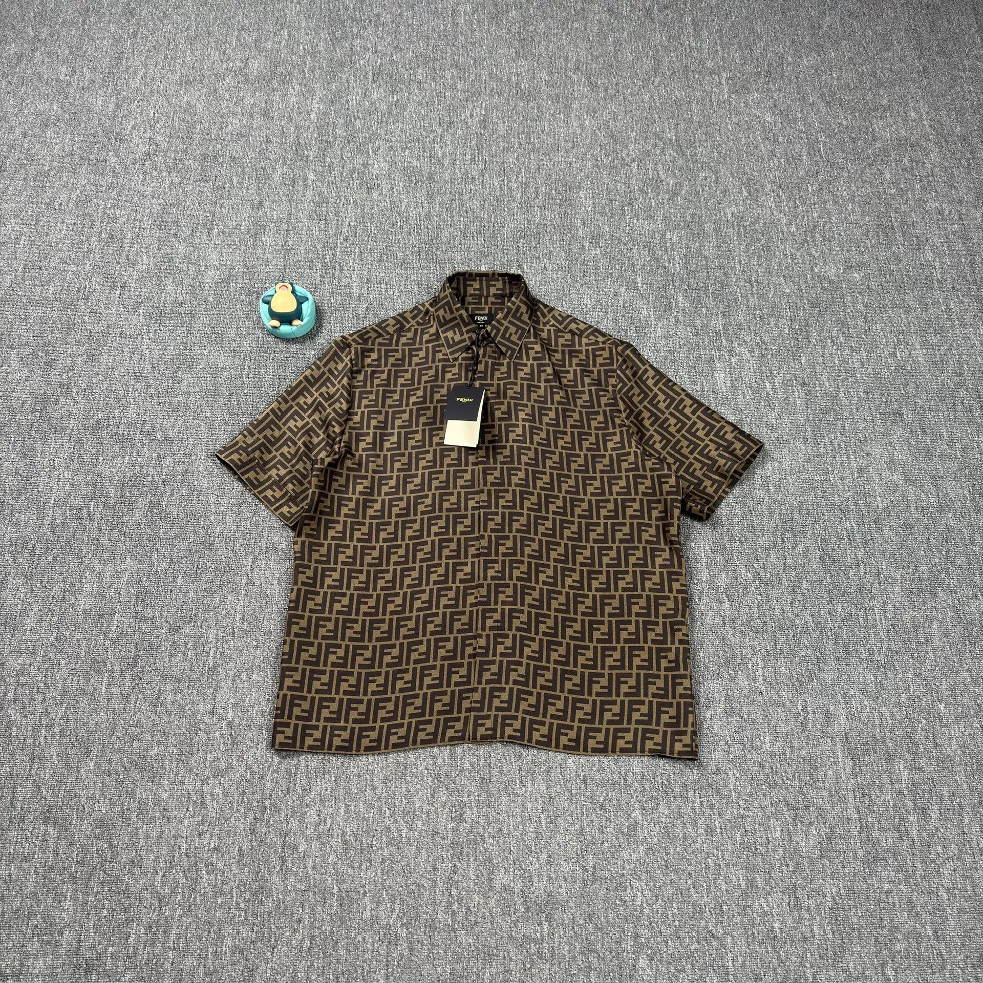 Fendi Fendi Monogram Silk Short Sleeve Shirt 40 Size US M / EU 48-50 / 2 - 1 Thumbnail