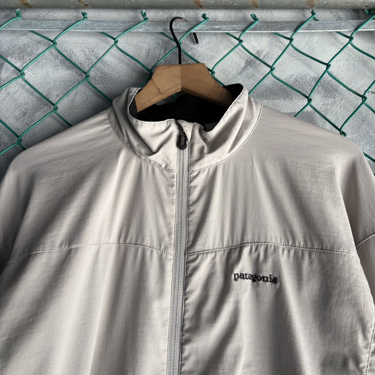 Patagonia Vintage patagonia windbreaker jacket Mens Size XL Beige Size US XL / EU 56 / 4 - 2 Thumbnail