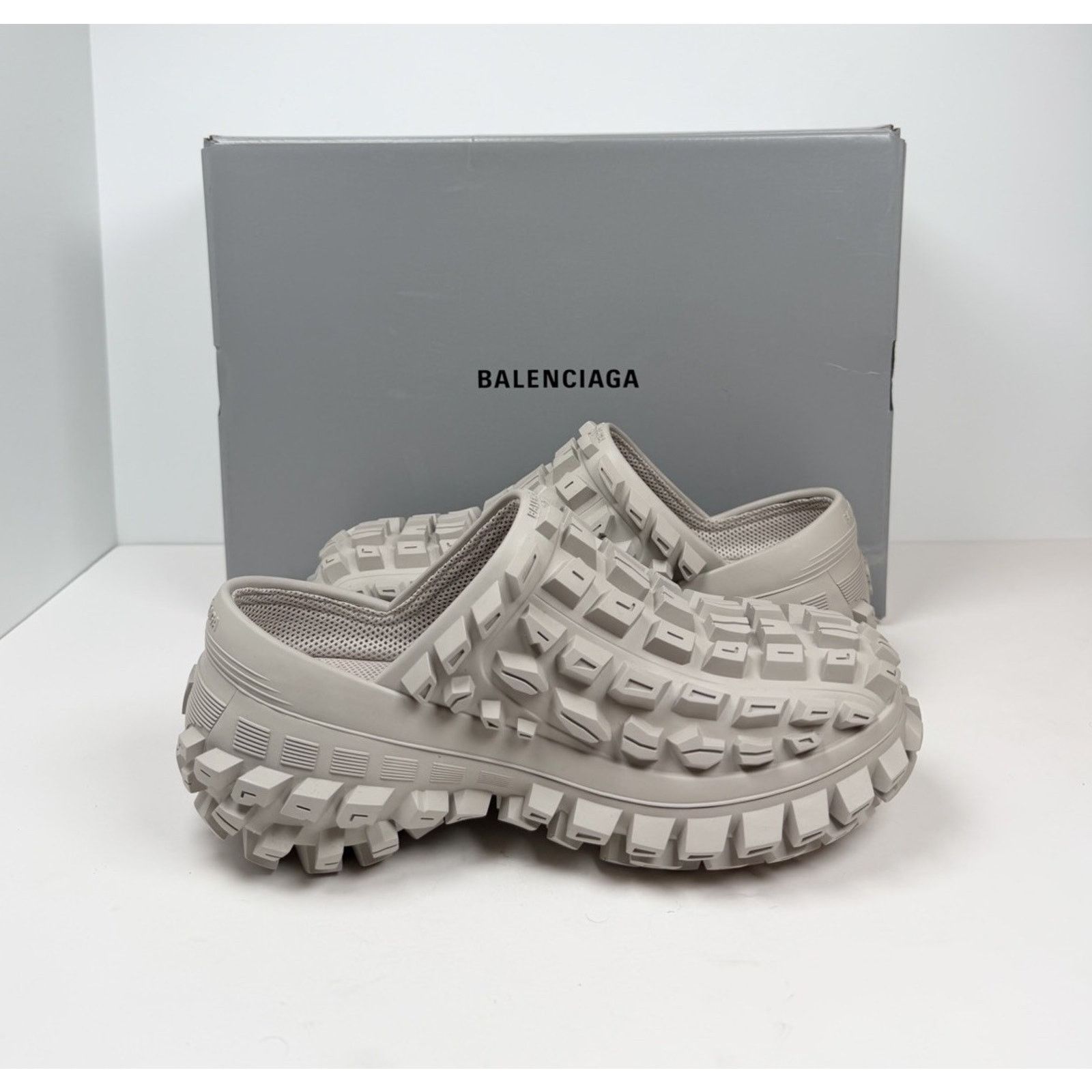 Balenciaga Size 37EU/7W- Balenciaga Defender Clogs NEW Size US 7 / IT 37 - 6 Thumbnail