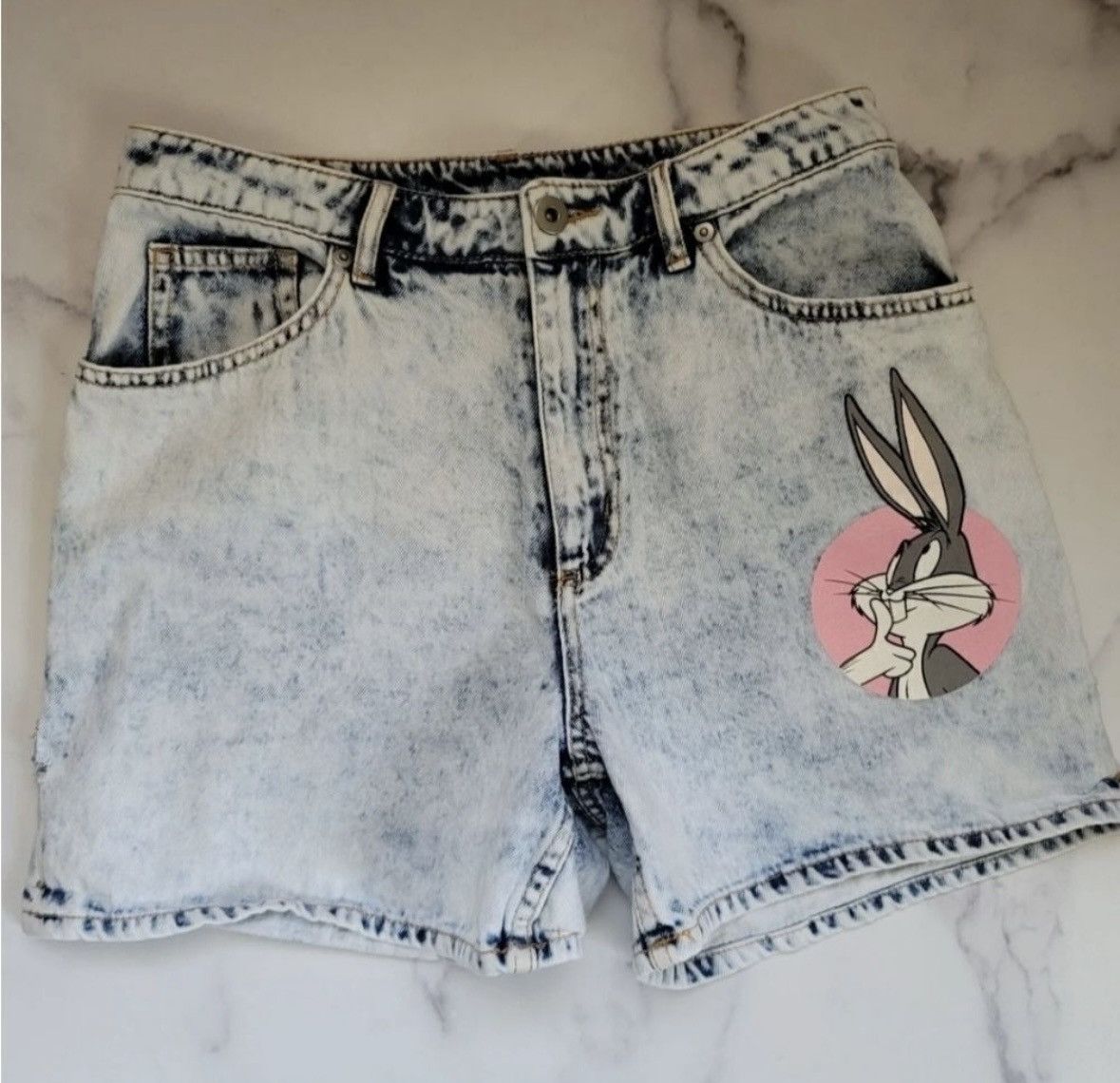 H&M Bugs bunny looney tunes acid wash Jean shorts cartoon Size 28" / US 6 / IT 42 - 4 Thumbnail