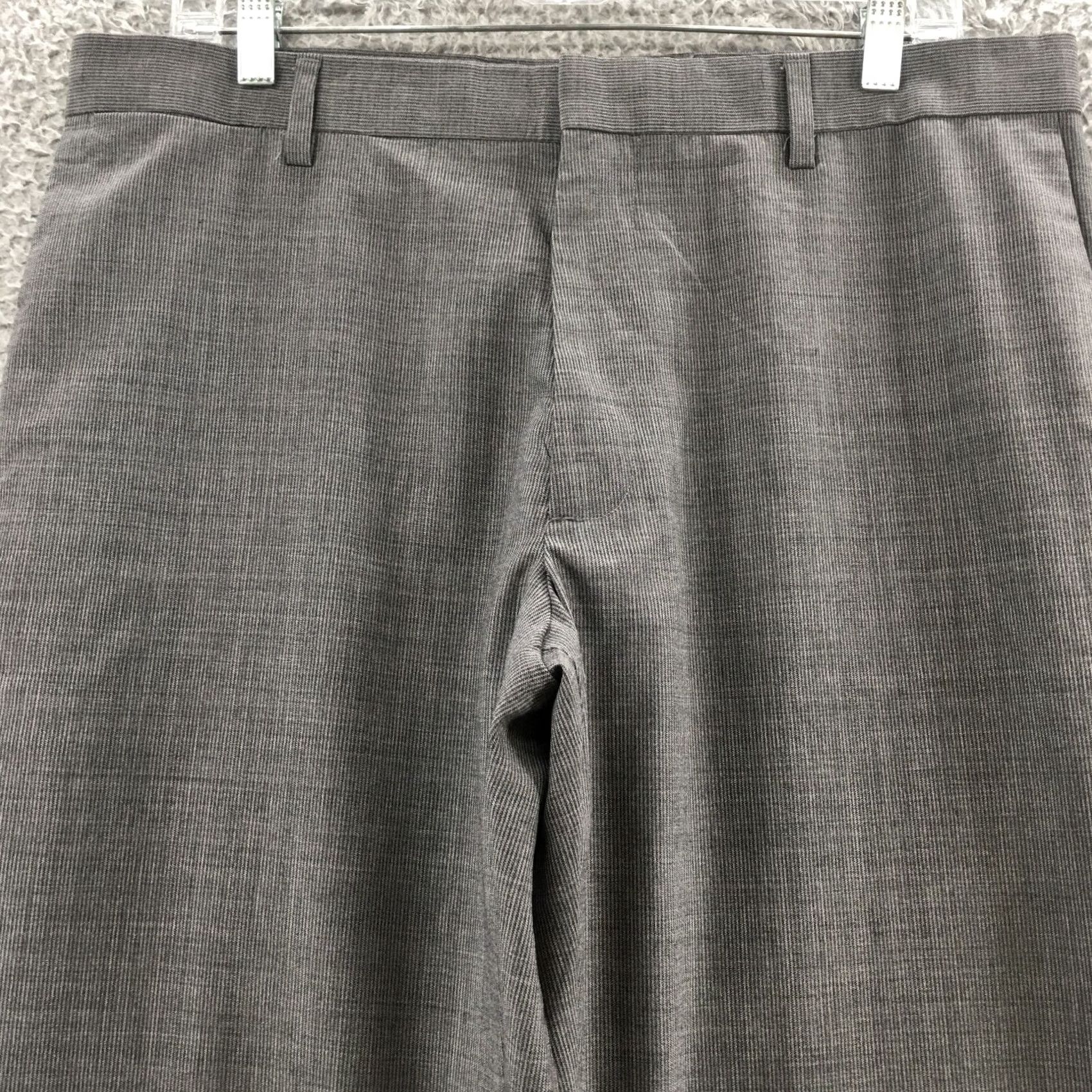 Banana Republic Banana Republic Dress Pants Mens 34/30 Gray Classic Fit Dress Pants Size US 34 / EU 50 - 2 Thumbnail