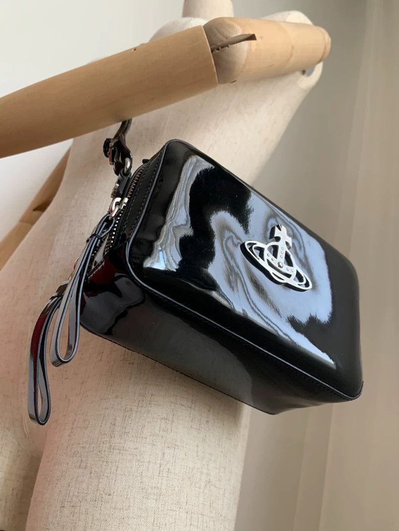 Vivienne Westwood Vivienne Westwood size os Love Heart Crocodile Saturn Bag Size ONE SIZE - 4 Thumbnail
