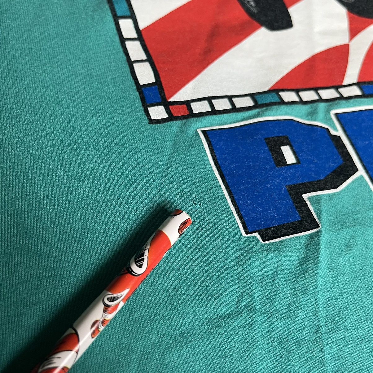 Vintage Vintage 90s Ford Pickup Truck Can’t Hide Pride Flag Logo Tee Size US L / EU 52-54 / 3 - 8 Thumbnail