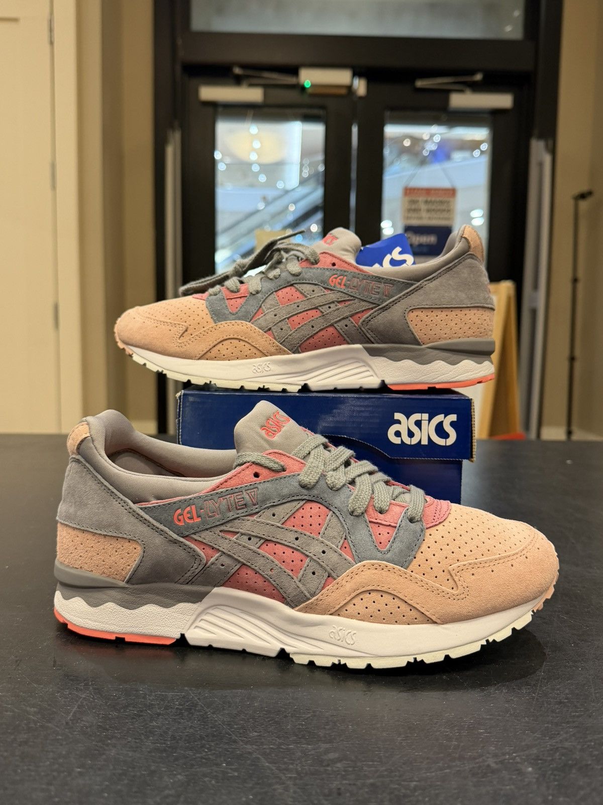 Asics Asics Gel-Lyte V ‘Pastel’ Size US 8 / EU 41 - 1 Thumbnail