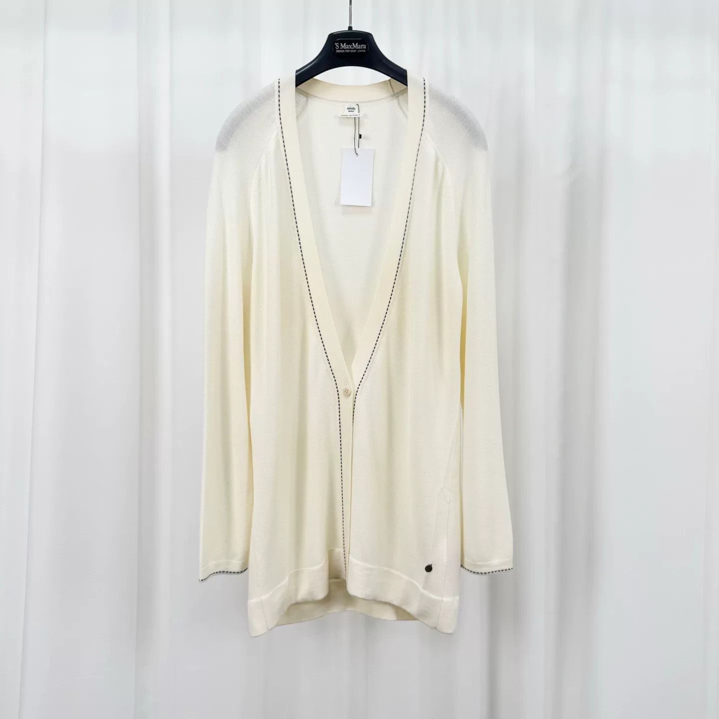 Hermes Hermes Cream Wool Knit Cardigan w/Pendant Size XS / US 0-2 / IT 36-38 - 1 Thumbnail