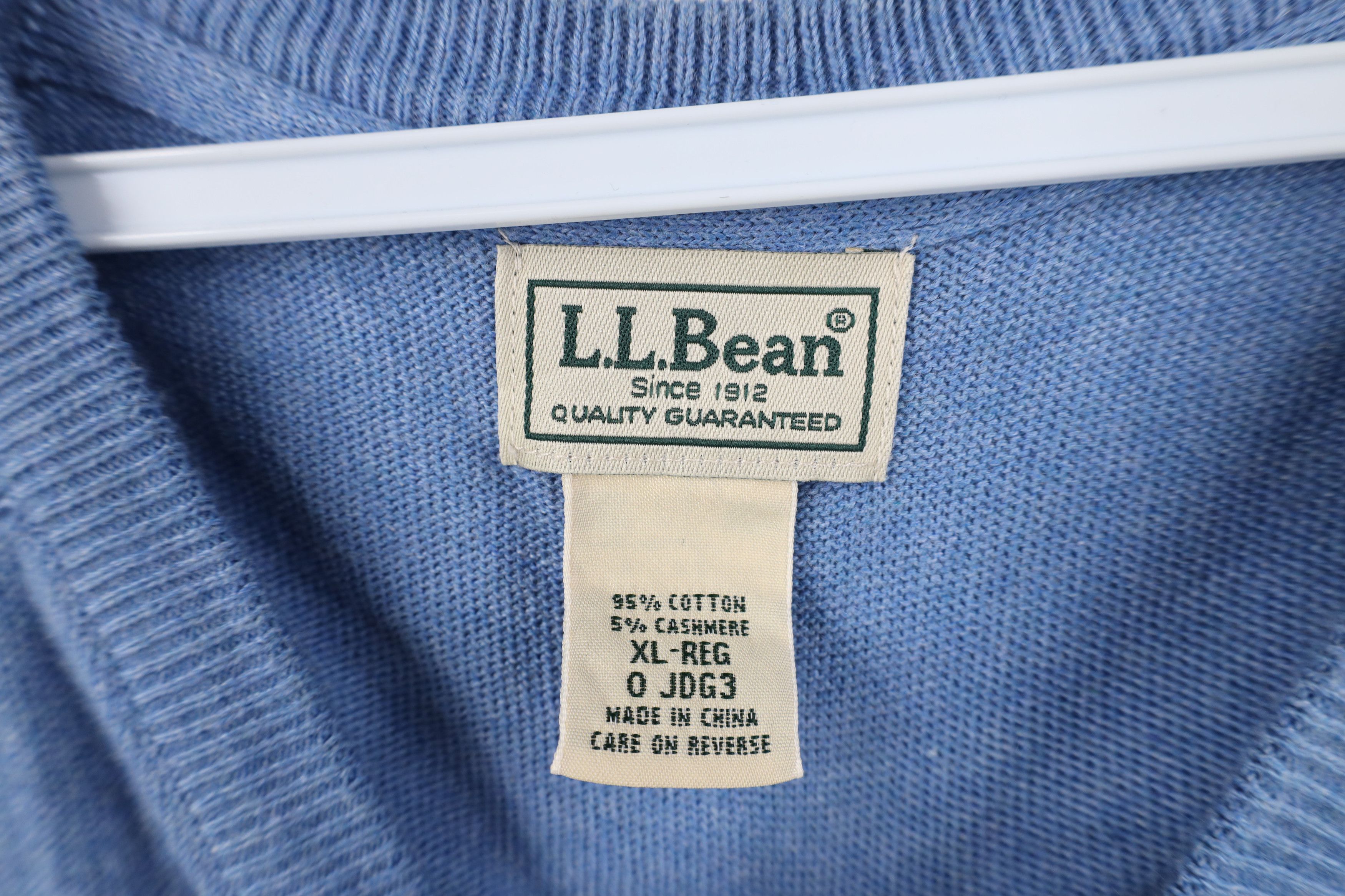 L.L. Bean Vintage LL Bean Cashmere Knit V-Neck Sweater Carolina Blue Size US XL / EU 56 / 4 - 4 Thumbnail