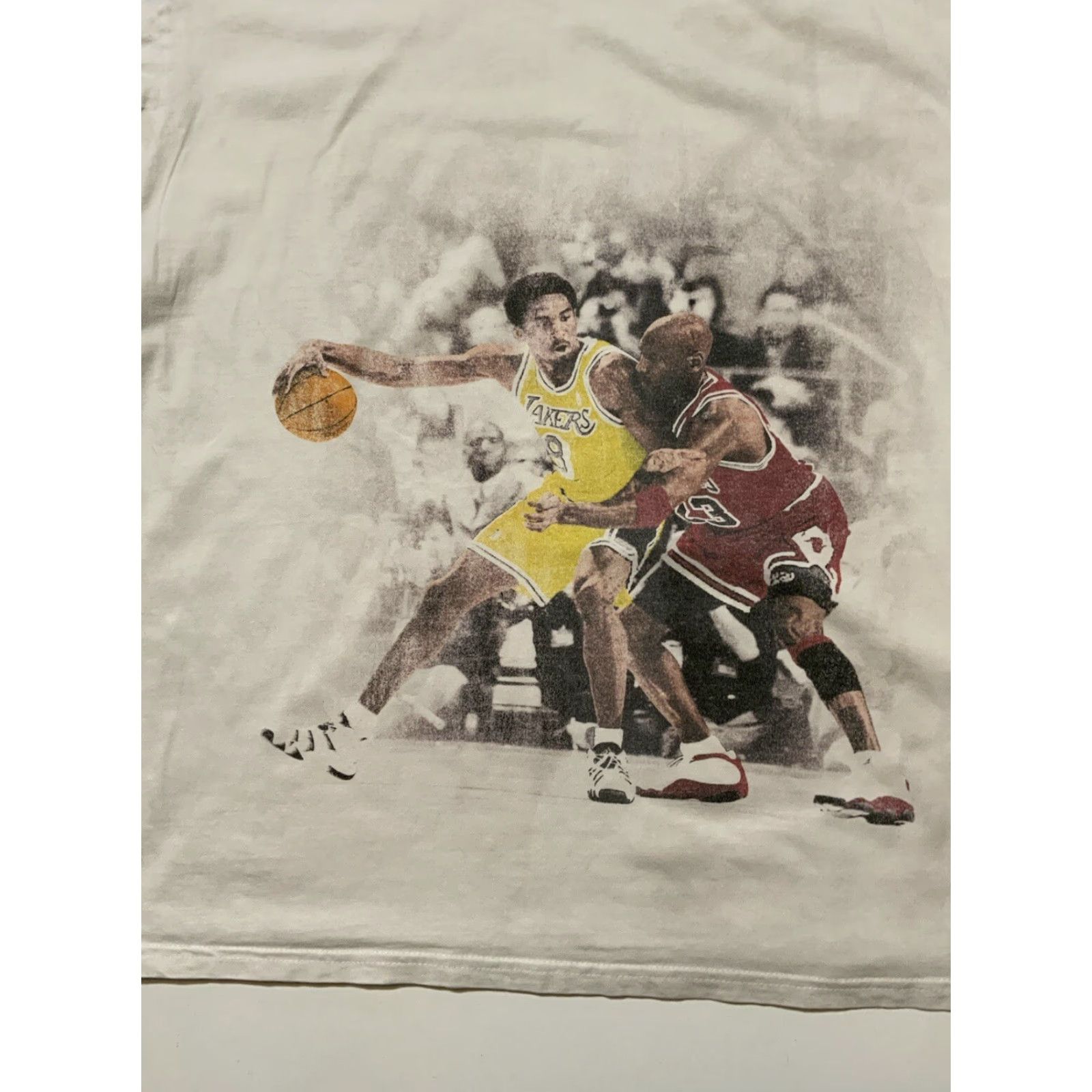 Jordan Brand Grace Court Kobe Bryant Michael Jordan NBA Basketball Graphic S/S Crew T-Shirt L White Mens Shirts L Mens Size US L / EU 52-54 / 3 - 3 Thumbnail