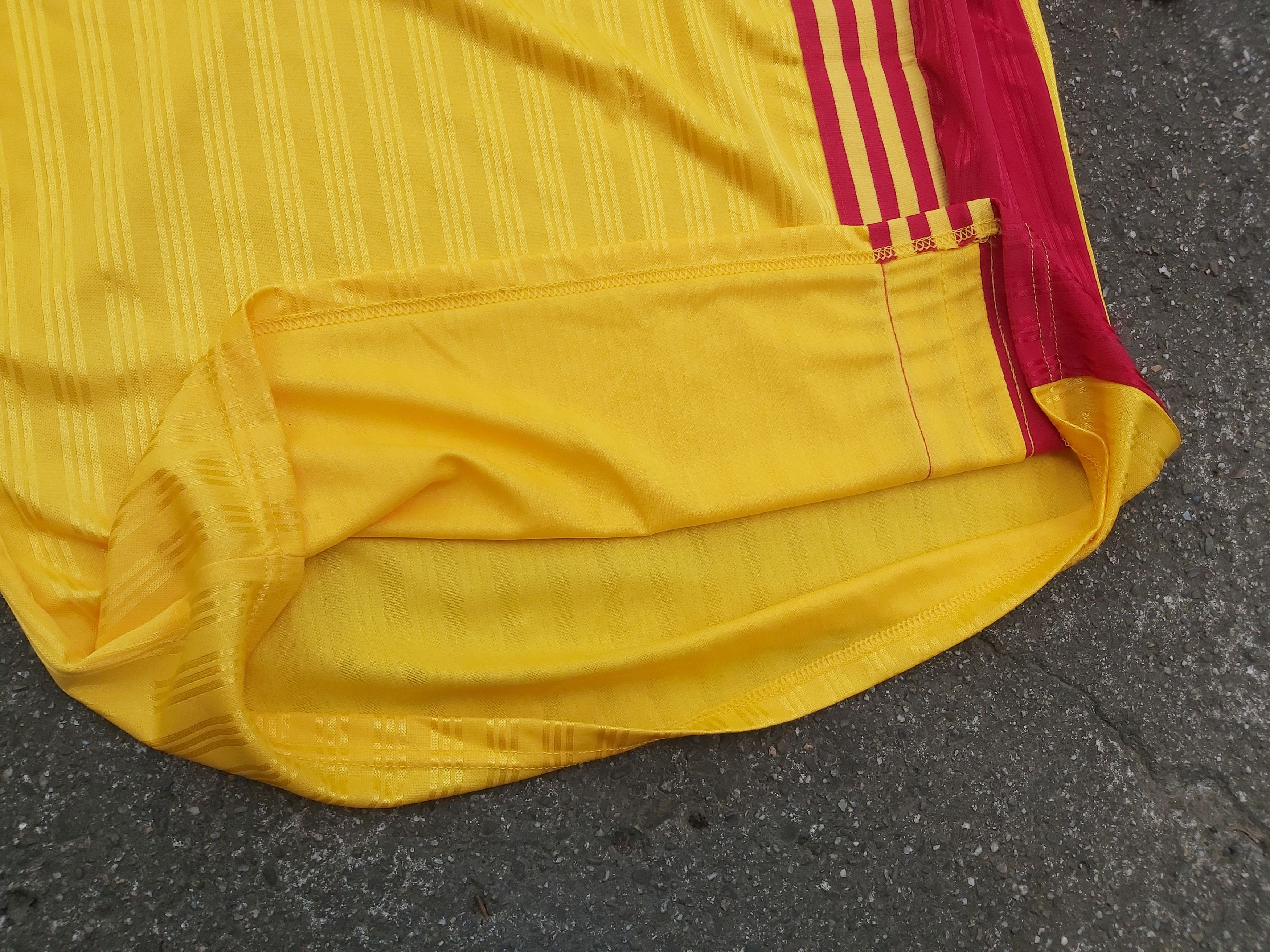 Adidas Vintage 90s soccer jersey tshirt Size US L / EU 52-54 / 3 - 6 Thumbnail