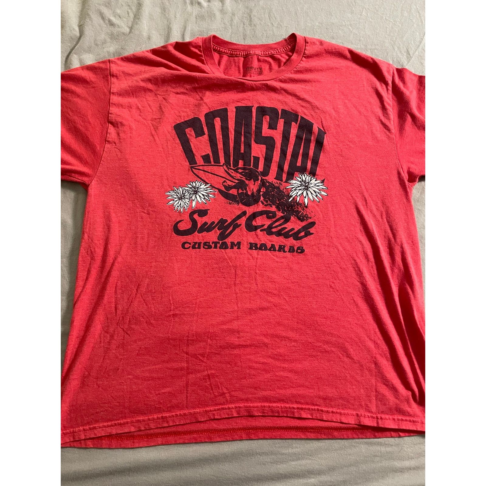 Other Trinity Collective Coastal Surf Club TShirt SZ XL Size US XL / EU 56 / 4 - 1 Thumbnail