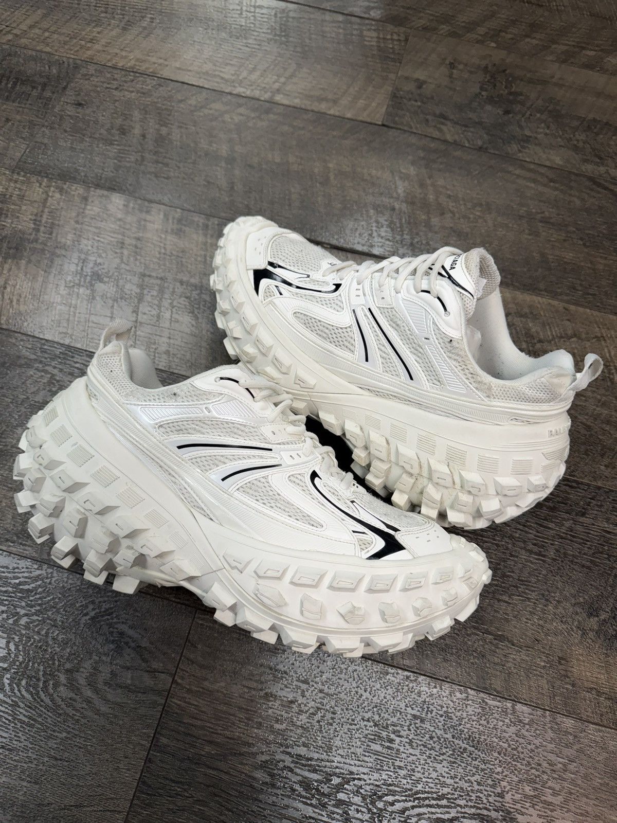 Balenciaga Defender White / Black Size US 13 / EU 46 - 2 Thumbnail