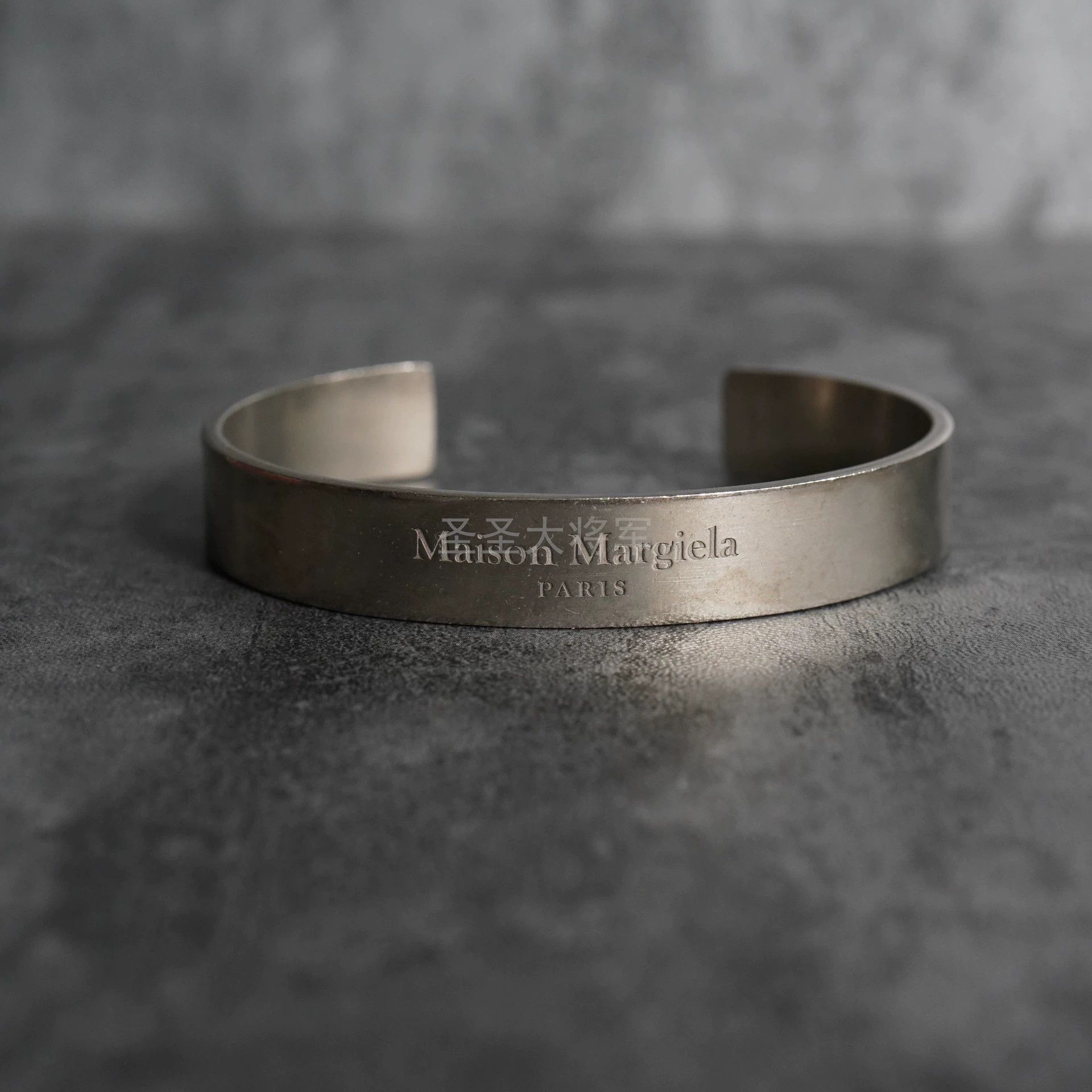 Maison Margiela Maison Margiela Distressed Logo Wide Silver Bracelet Size ONE SIZE - 1 Thumbnail