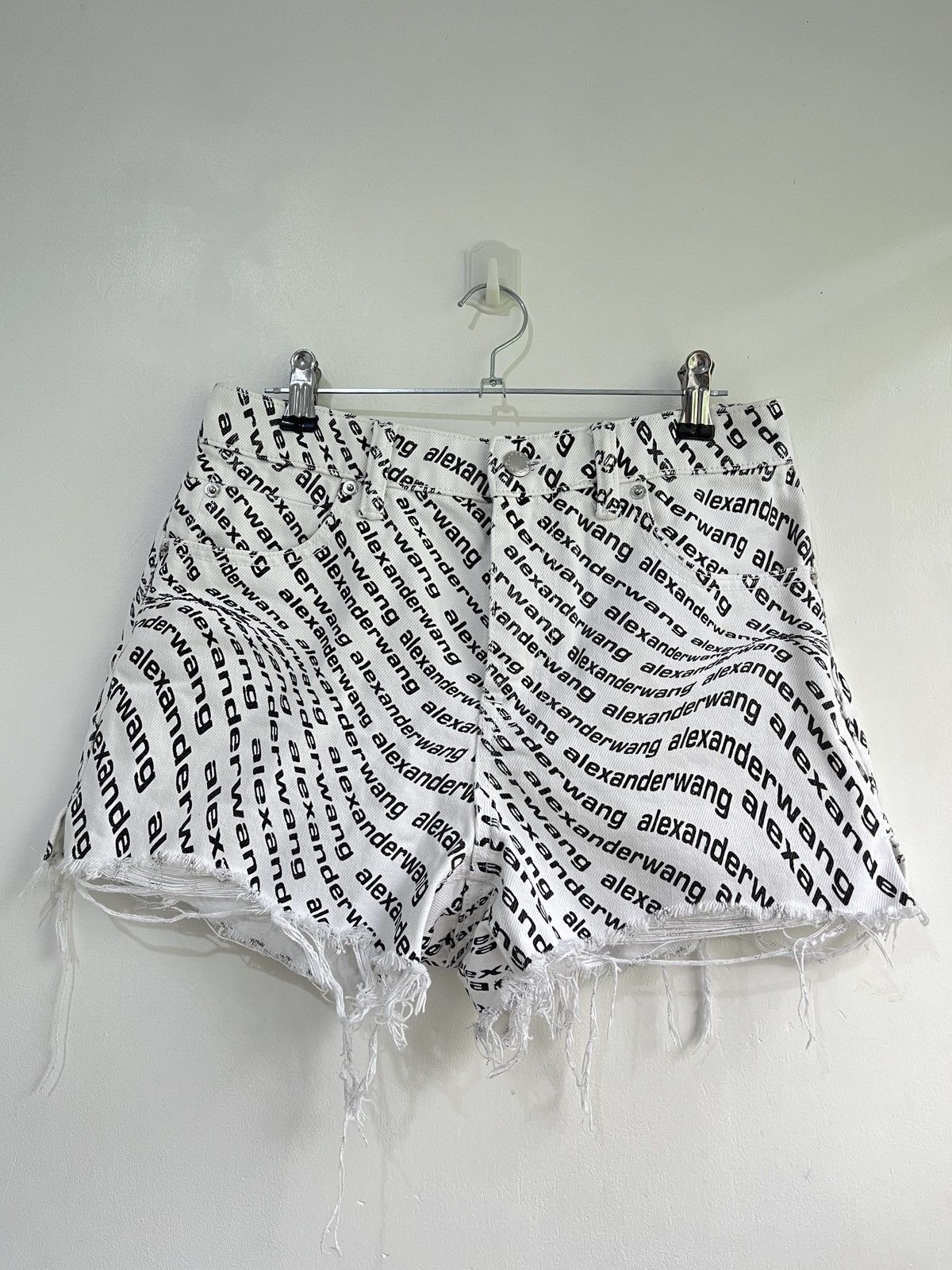 Alexander Wang Alexander Wang White Wave Logo Bite Shorts Size 26" / US 2 / IT 38 - 2 Thumbnail