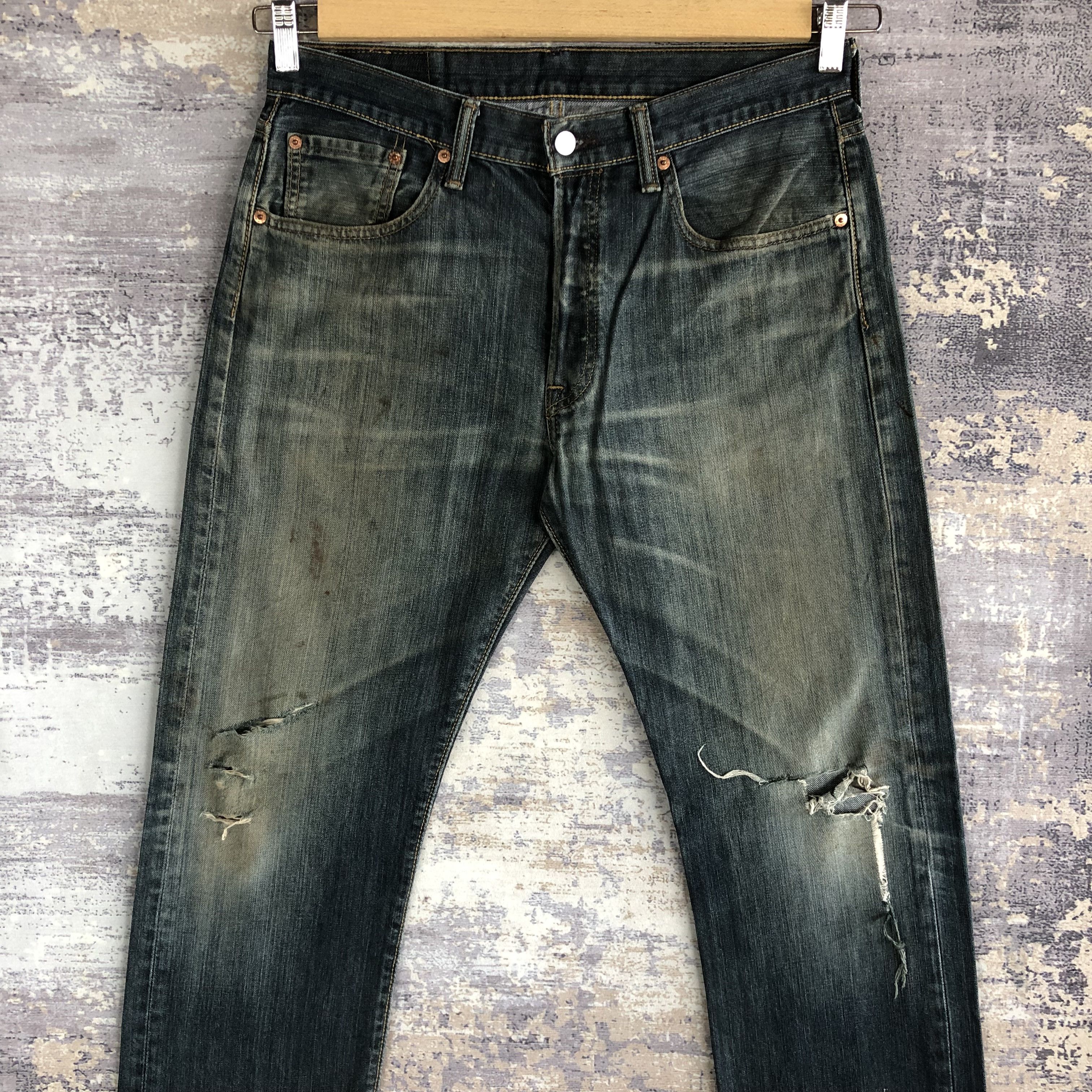 Levi's Vintage Levis 501 Distressed Jeans Levi's Faded Denim Size US 32 / EU 48 - 3 Thumbnail