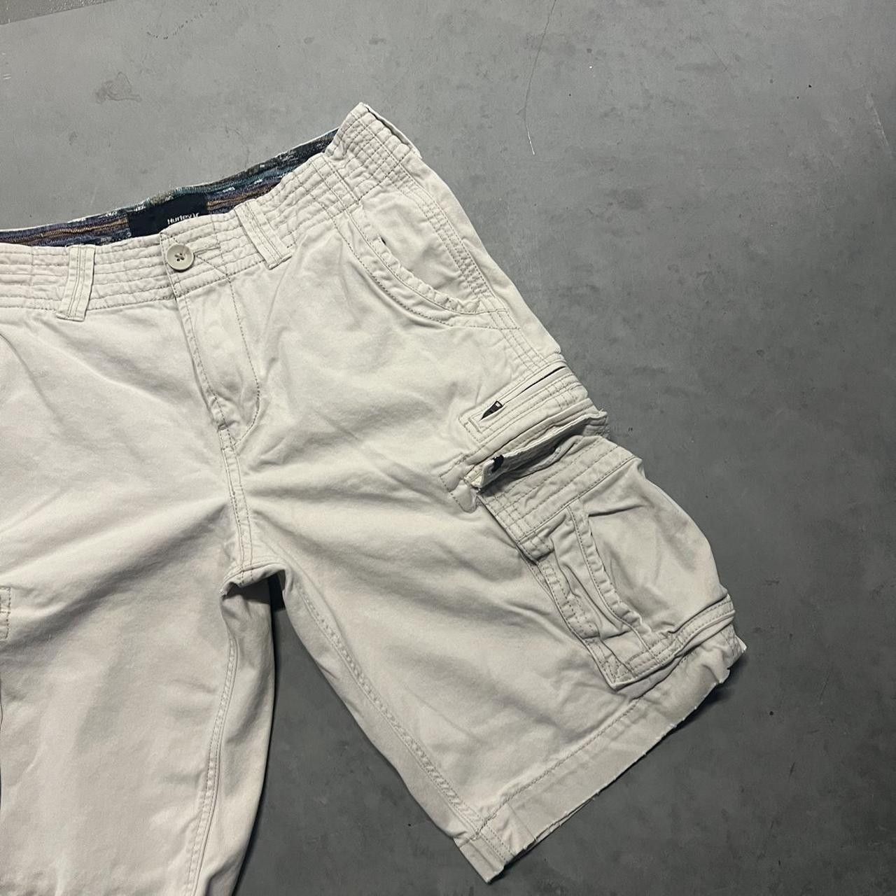 Vintage Crazy Vintage Y2K/2000s Cream Skater Style Hurley Cargo Shorts! Size US 30 / EU 46 - 3 Thumbnail