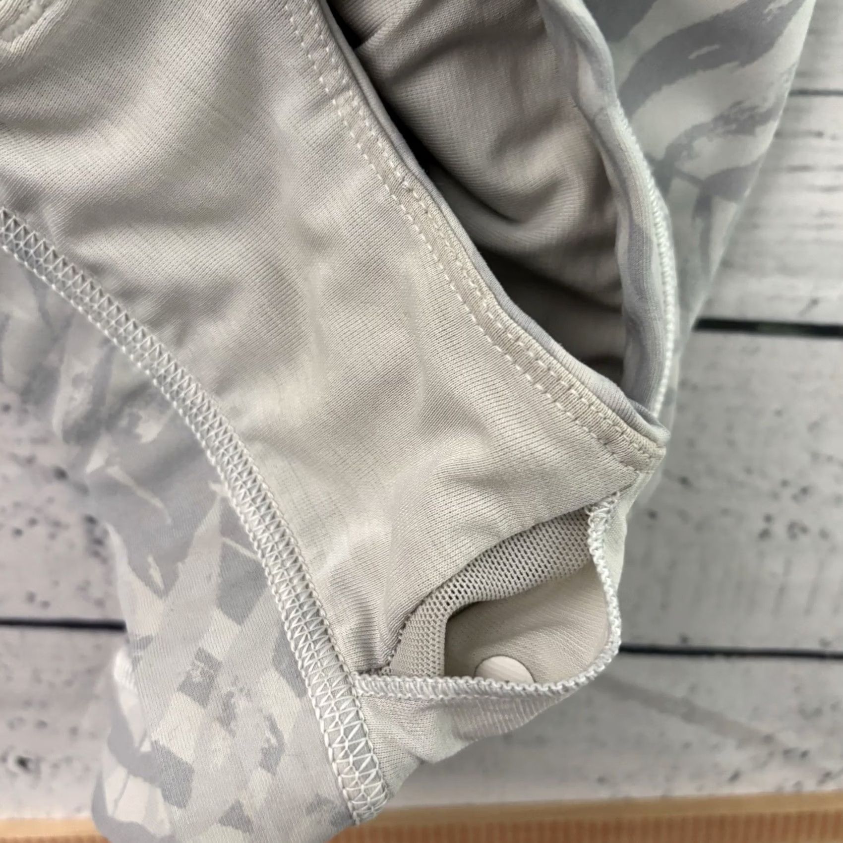 Lululemon Lululemon Crossback Floral Print Sports Bra Women's M Gray Size ONE SIZE - 5 Thumbnail