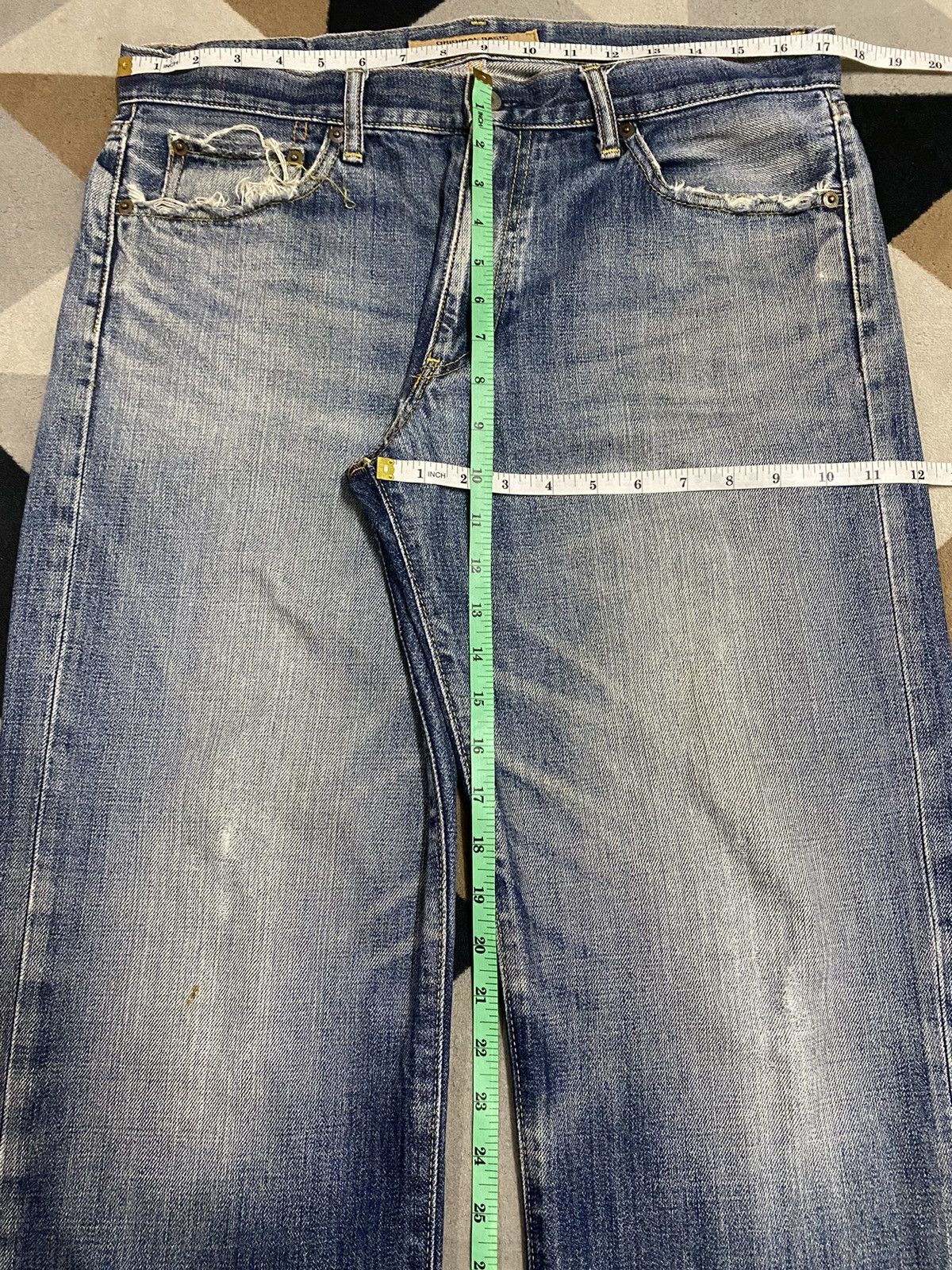 Uniqlo Vintage Japanese Brands Faded Wash Distressed Loose Jeans Size US 34 / EU 50 - 14 Thumbnail