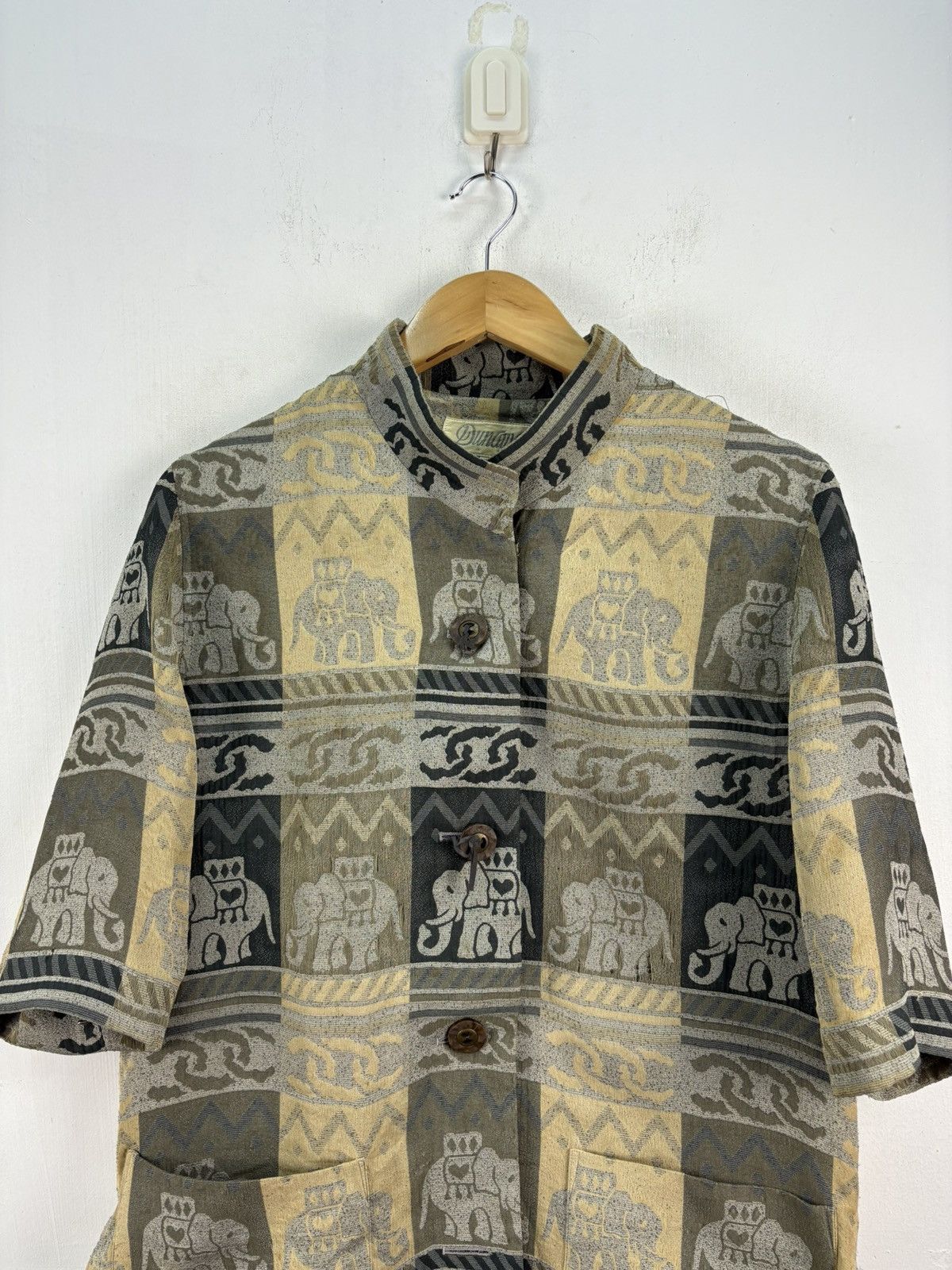 Vintage Vintage Elephant Graphic Rare Design Tshirt Button Up Size US L / EU 52-54 / 3 - 3 Thumbnail