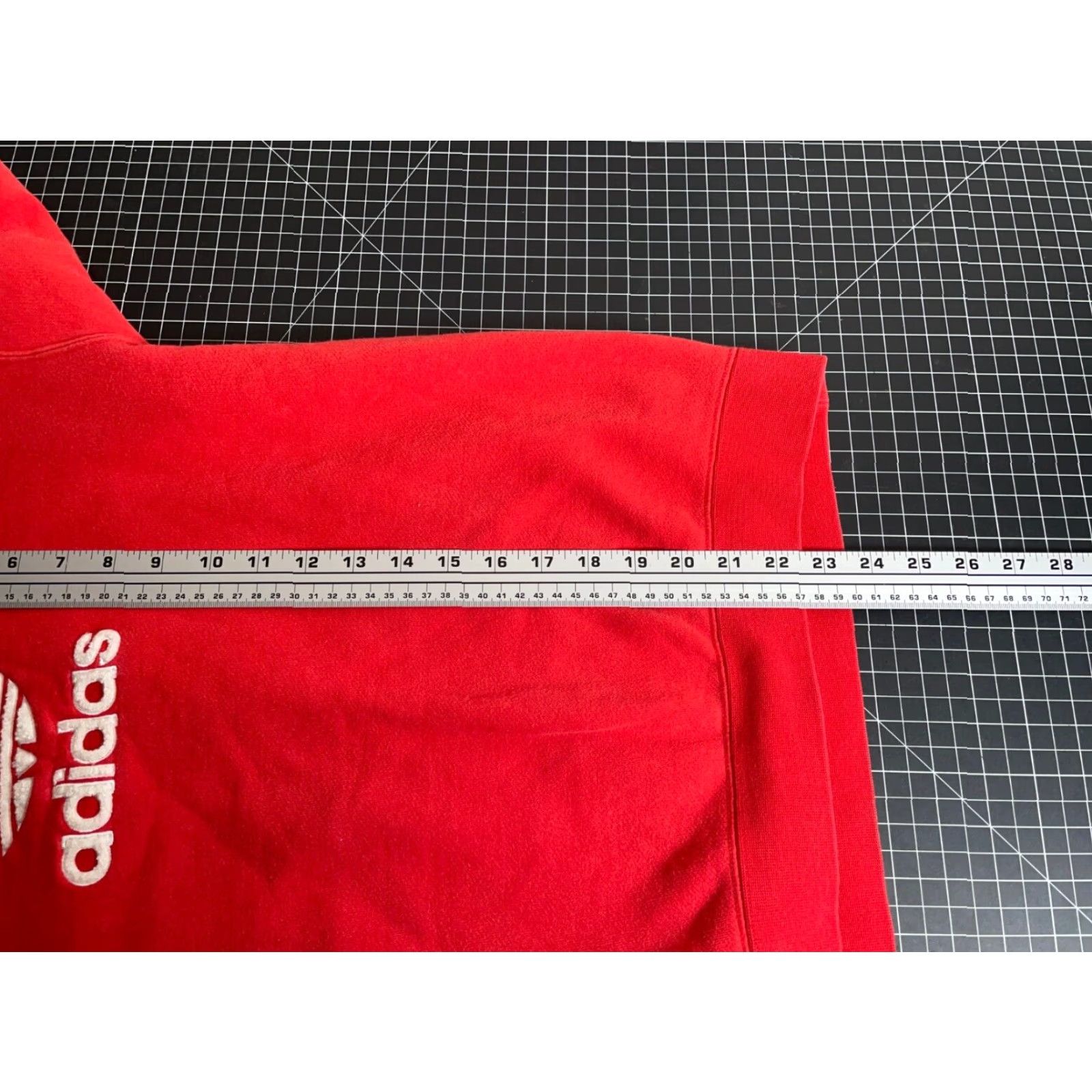 Adidas VINTAGE adidas Crewneck Sweatshirt Men Small Red Heavyweight 90s Skate Retro Embroidered Size US S / EU 44-46 / 1 - 7 Thumbnail