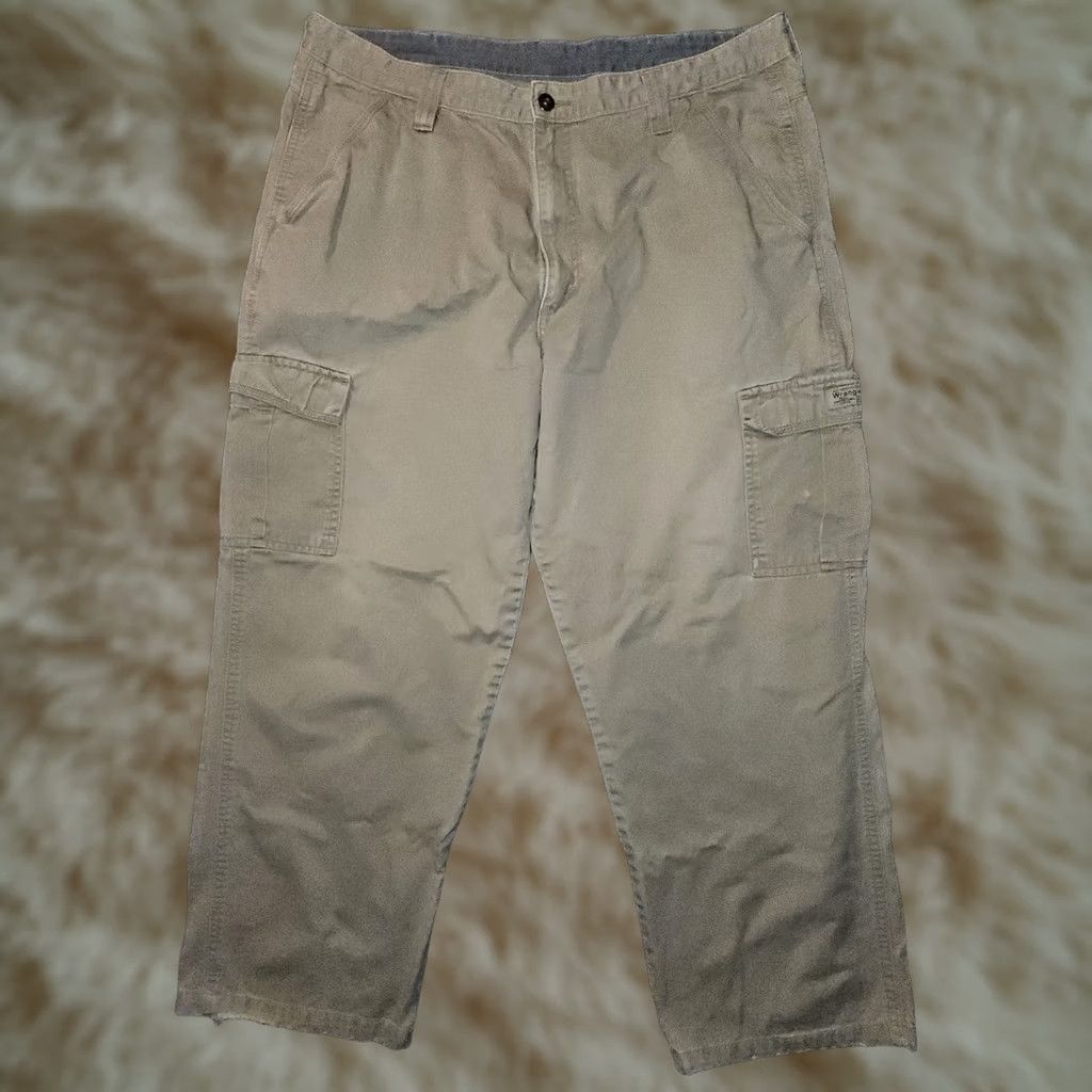 Wrangler Wrangler Cargo Pants Men's 38x30 Khaki Mid Rise Casual Workwear Size US 38 / EU 54 - 1 Thumbnail