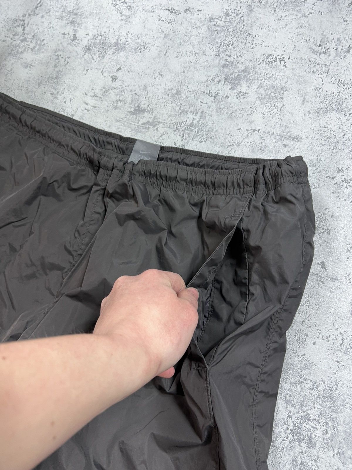 Nike 90s Nike Swoosh Vintage Y2K Gorpcore Parachute Sweatpants Size US 32 / EU 48 - 4 Thumbnail