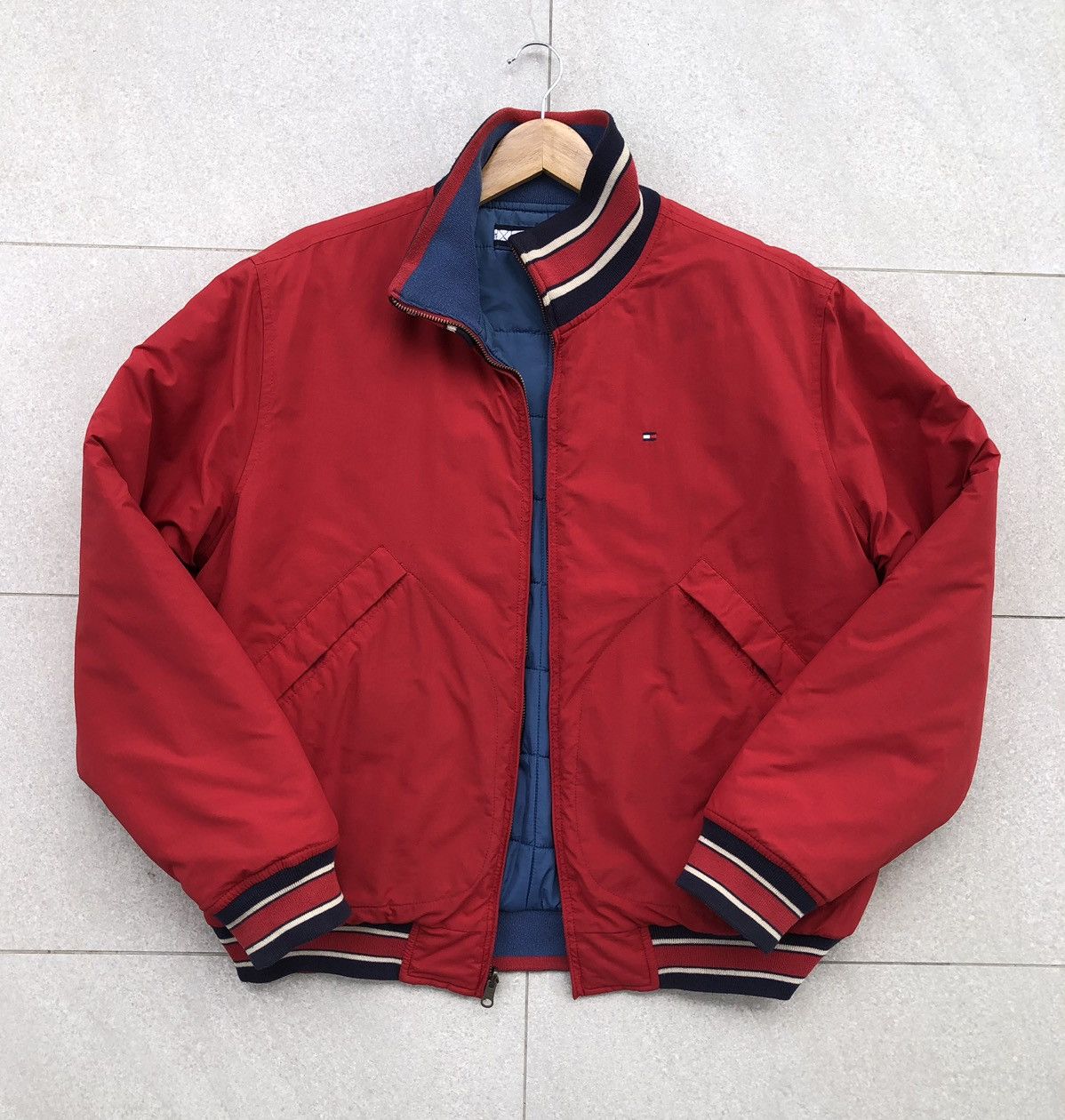 Tommy Hilfiger Vintage Tommy Hilfiger Reversible Puffer Bomber Jacket Size US L / EU 52-54 / 3 - 9 Thumbnail