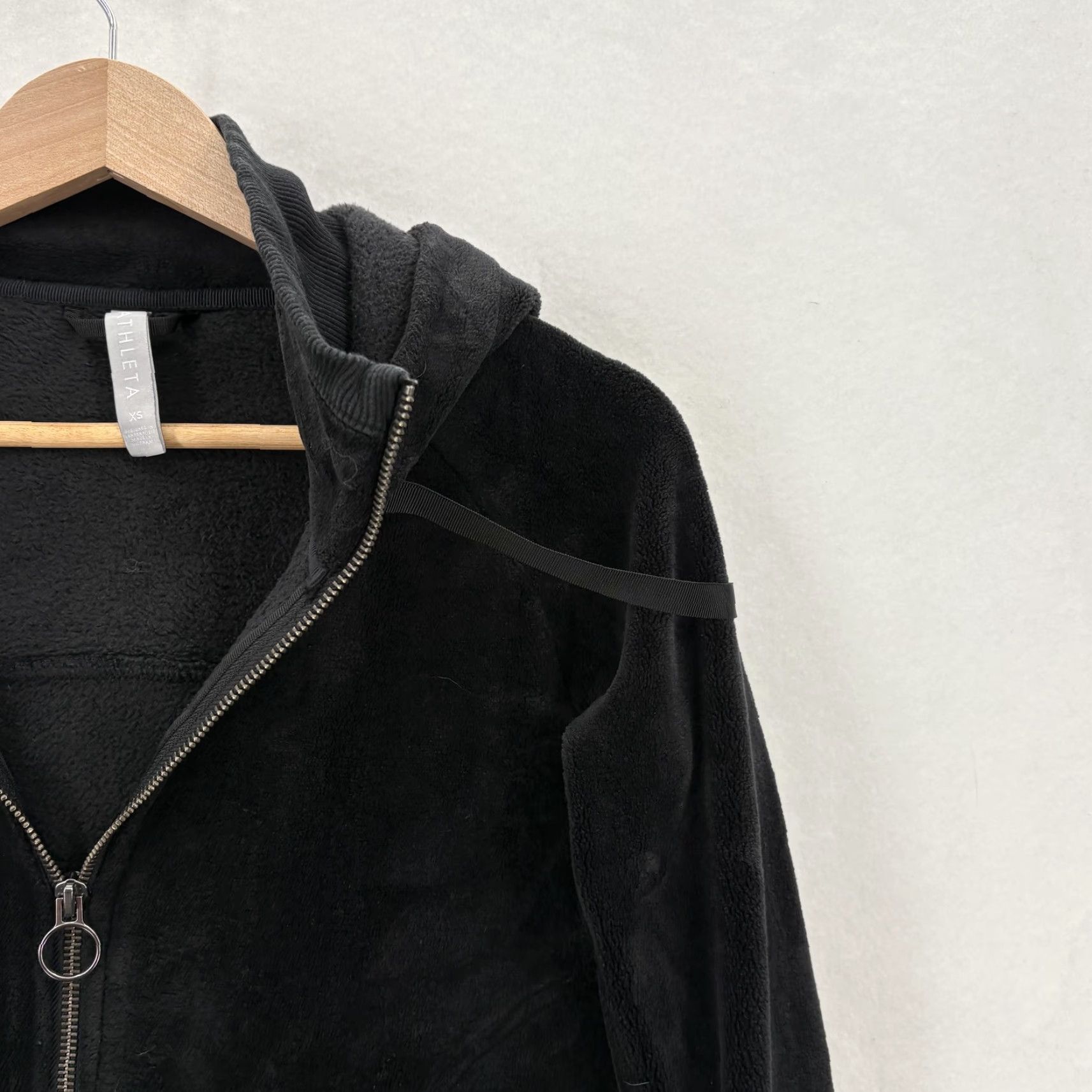 Athleta Athleta Hoodie Womens XS Black Full Zip Hooded Fleece Long Sleeve Gym Size XS / US 0-2 / IT 36-38 - 2 Thumbnail