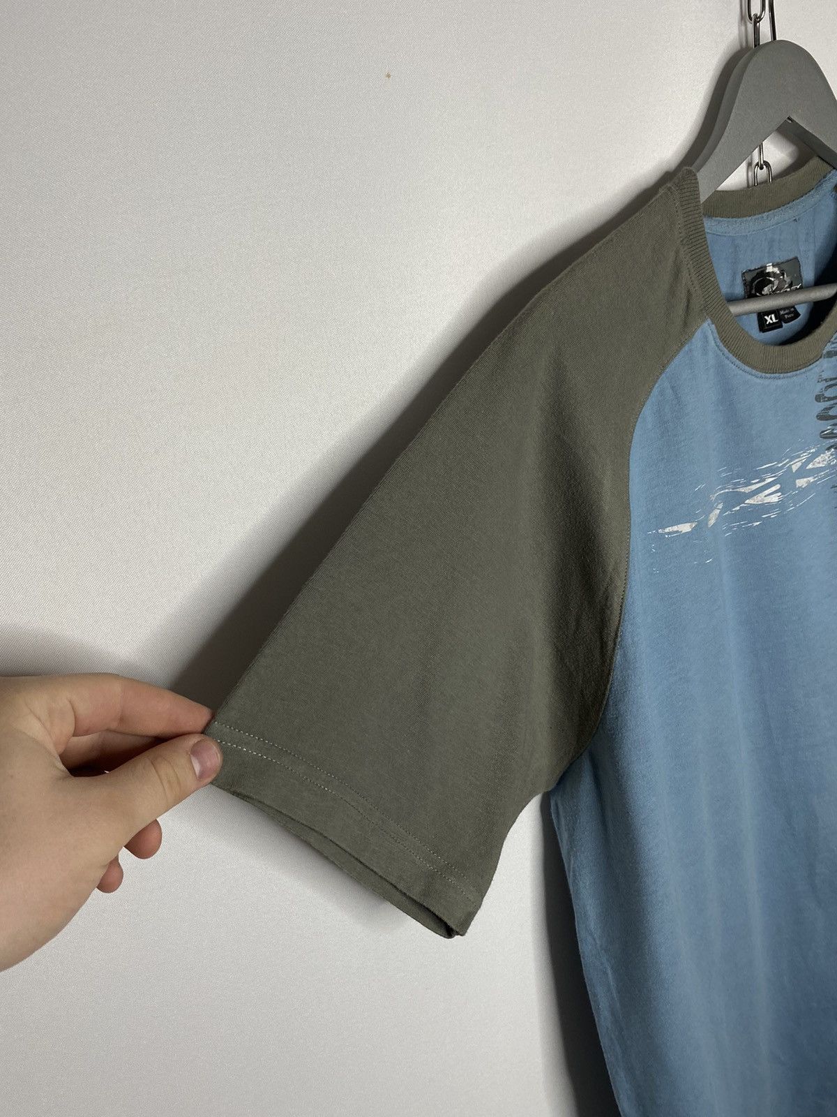 Vintage Vintage Oakley Outdoor T-Shirt Tee Short Sleeve Hiking Size US XL / EU 56 / 4 - 6 Thumbnail