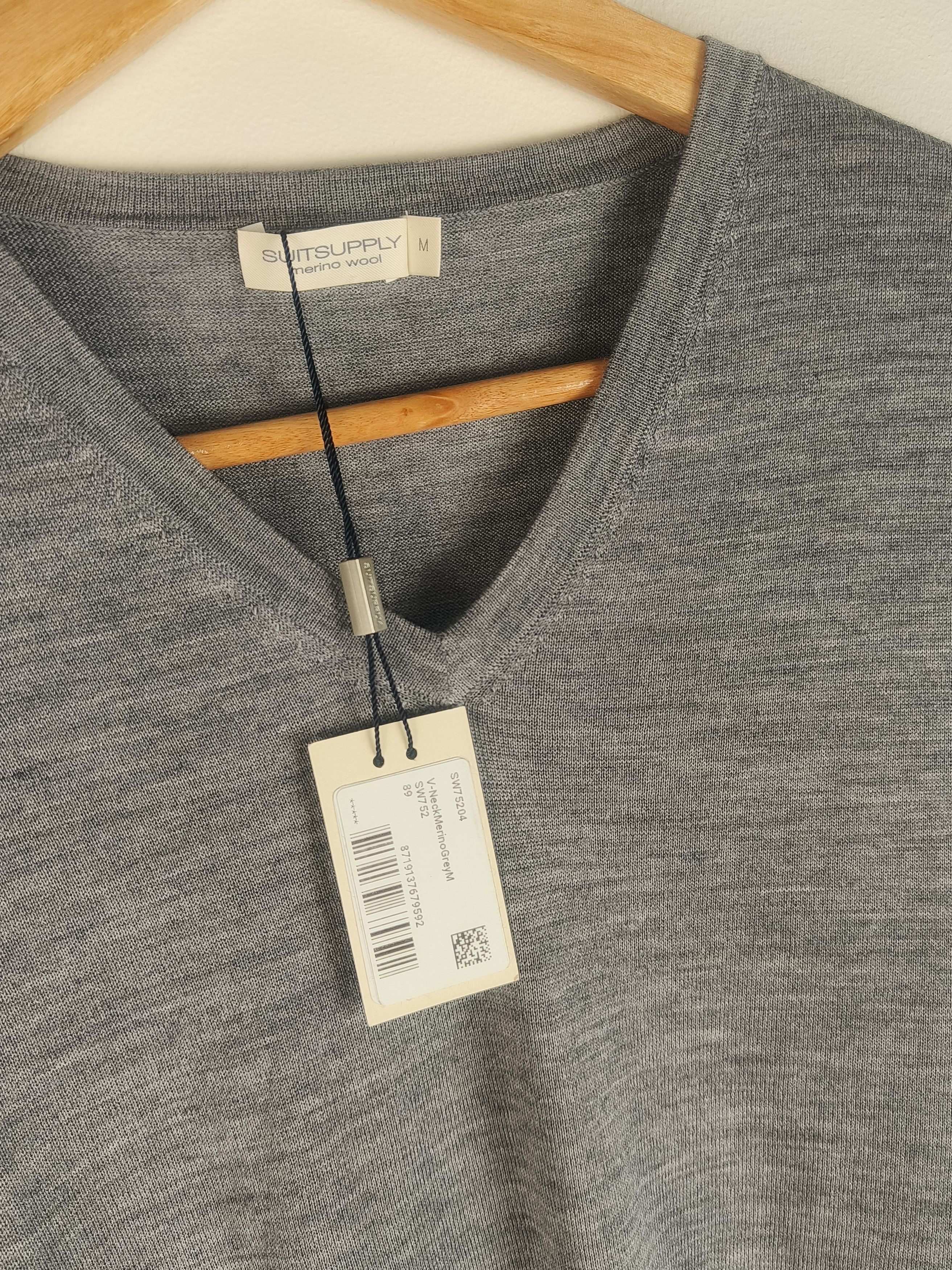 Suitsupply Suitsupply Merino Wool V-Neck Sweater Size US M / EU 48-50 / 2 - 2 Thumbnail