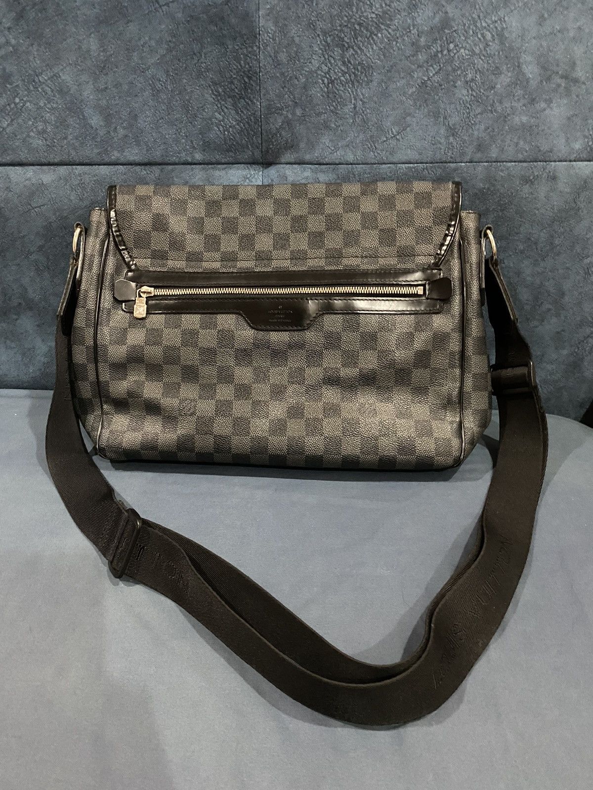 Louis Vuitton Auth LOUIS VUITTON Damier Graphite Daniel MM Shoulder Bag Size ONE SIZE - 5 Thumbnail