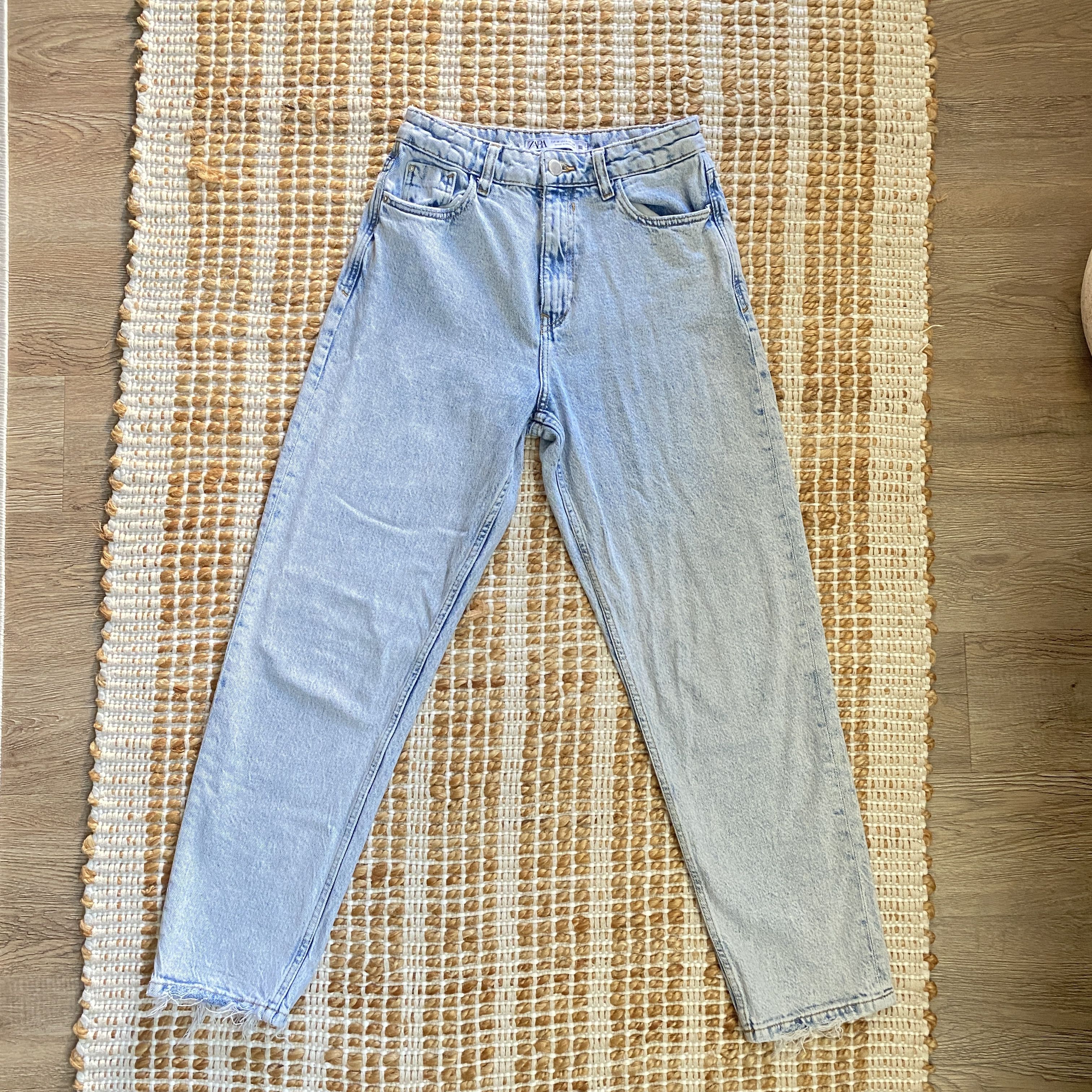 Zara High Waist Comfort Mom Fit Distressed Hem Jeans Size 27" / US 4 / IT 40 - 1 Thumbnail