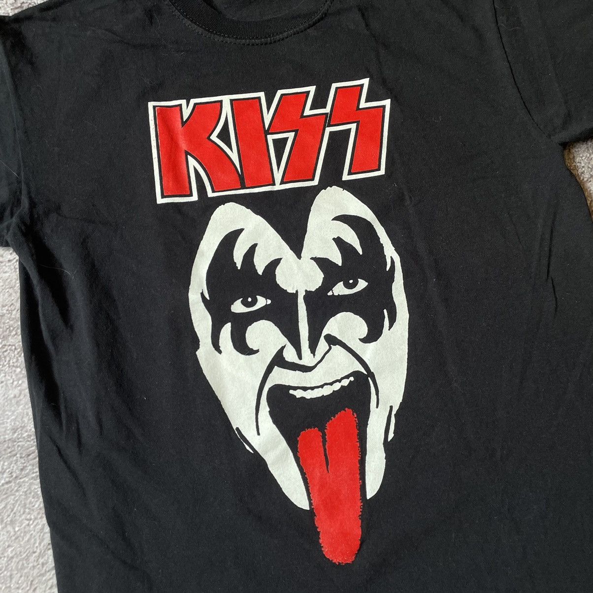 Vintage Vintage Y2K KISS ABSTRACT CREEPY FACE ANGRY S Size US S / EU 44-46 / 1 - 6 Thumbnail