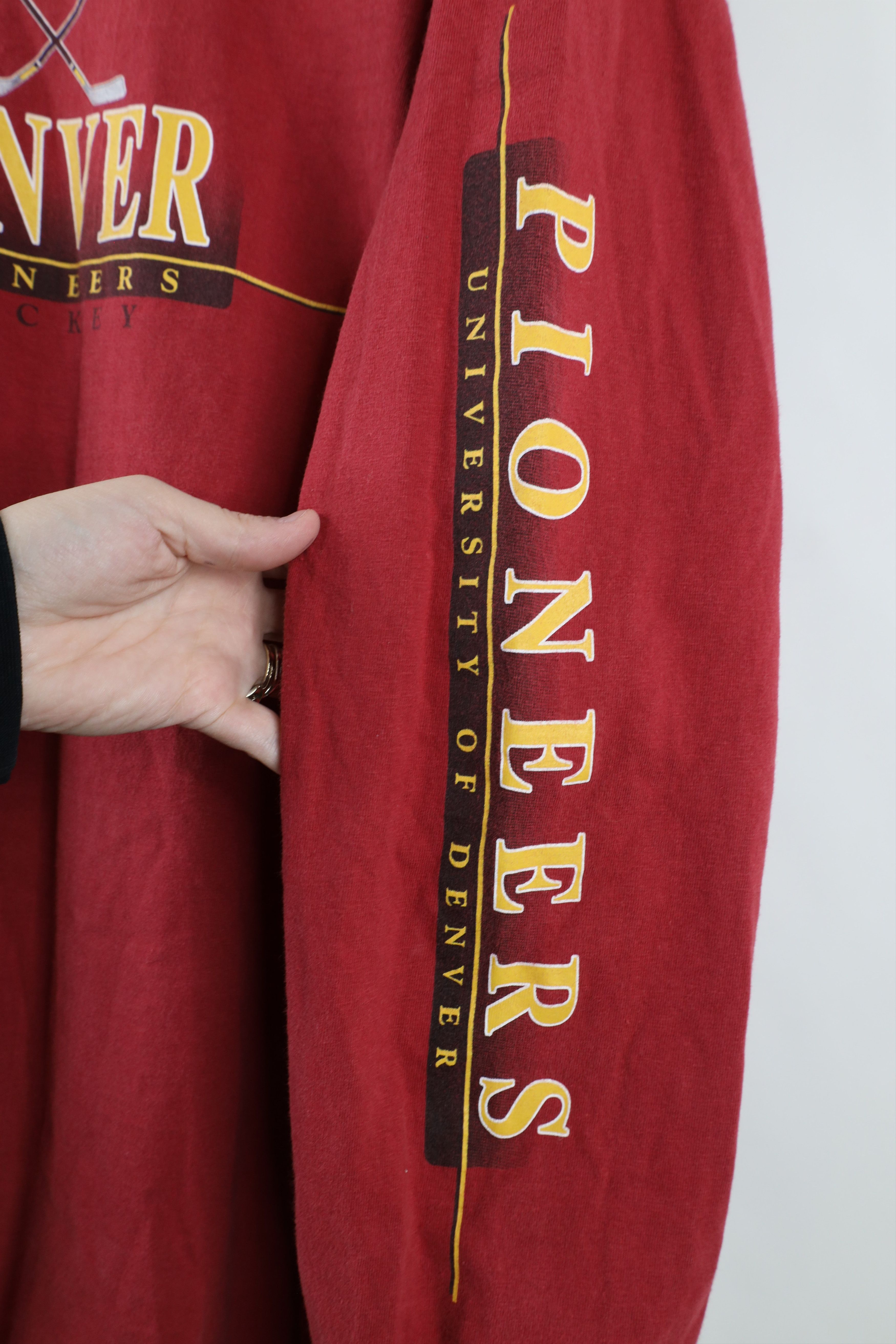 Vintage Vintage 90s University of Denver Long Sleeve T-Shirt Red Size US XXL / EU 58 / 5 - 4 Thumbnail